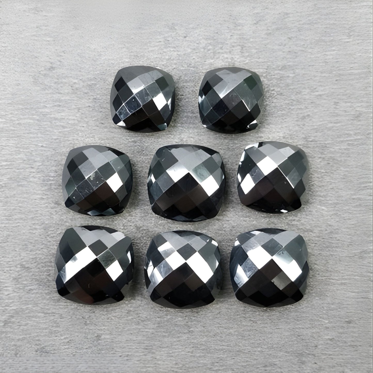 ヘマタイト クッションシェイプ チェッカーカット