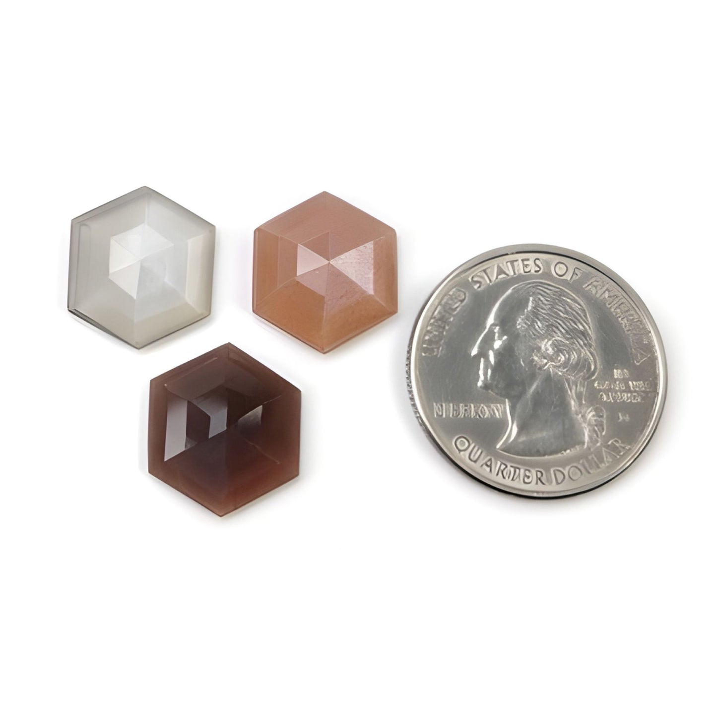 ムーンストーンの六角形ステップカット