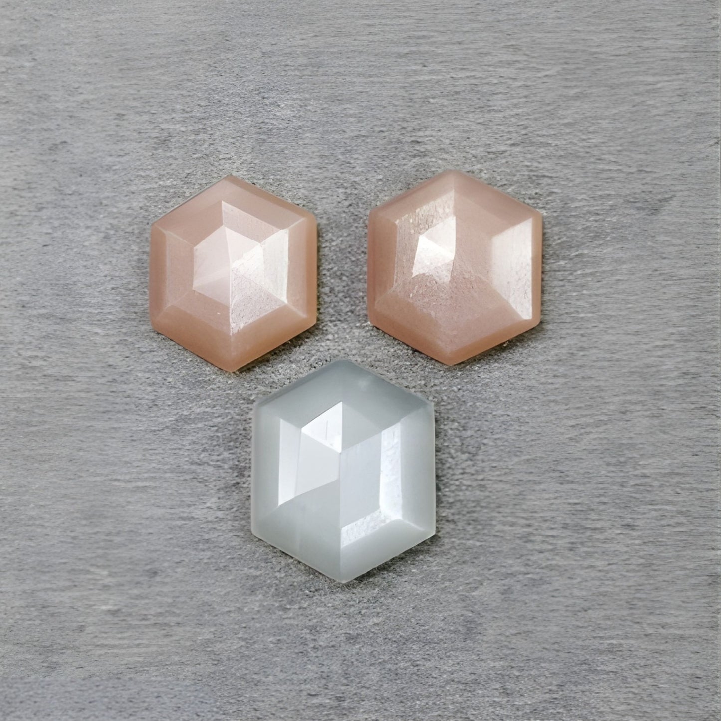 ジュエリー用のムーンストーン