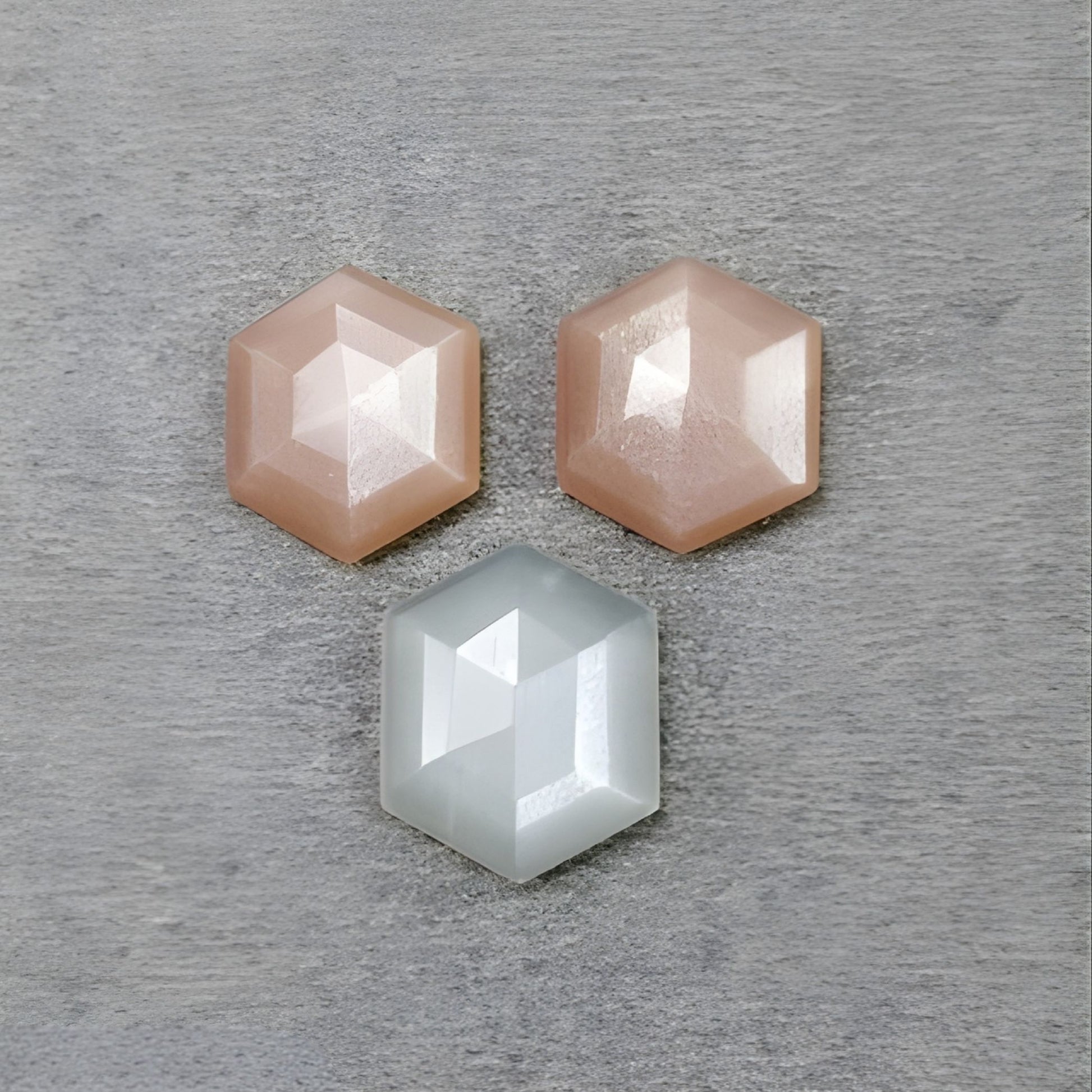 ジュエリー用のムーンストーン