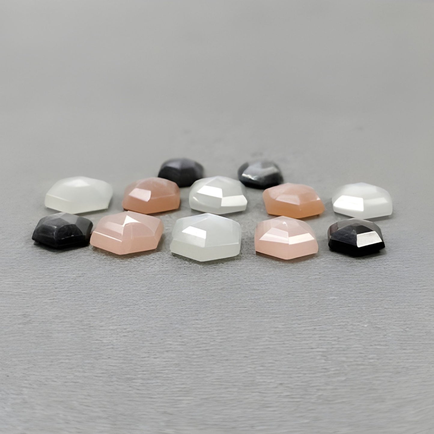 Piedra lunar, zafiro, piedra preciosa natural sin tratar