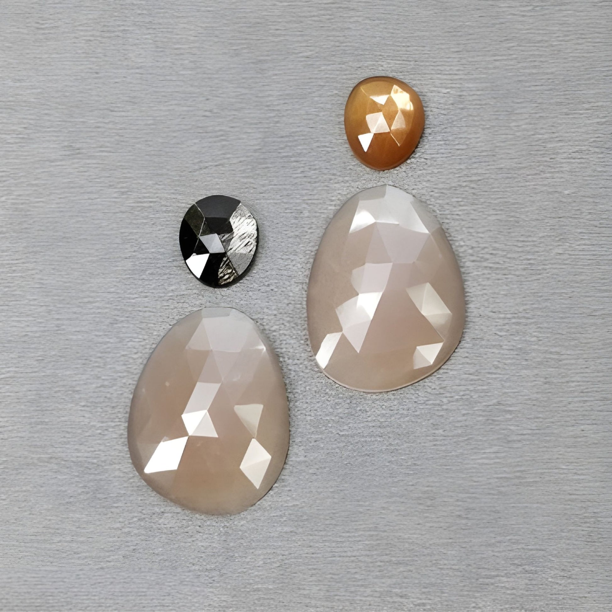 月光石天然未经处理的宝石