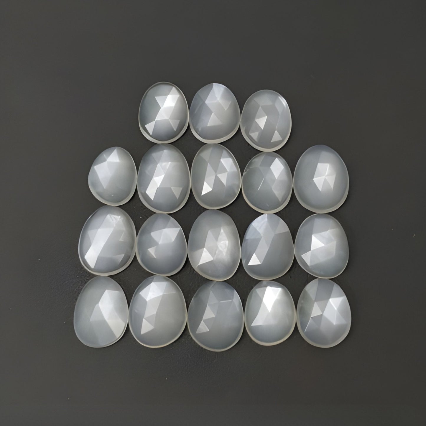 ジュエリー用のムーンストーン