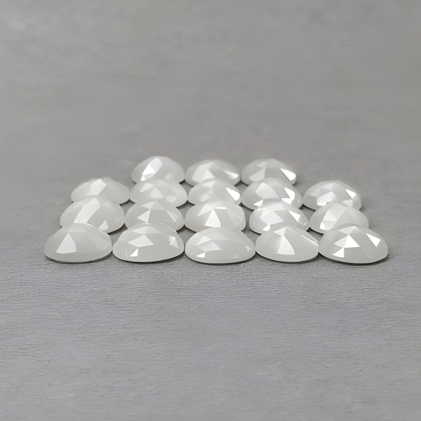 天然未经处理的月光石玫瑰切割