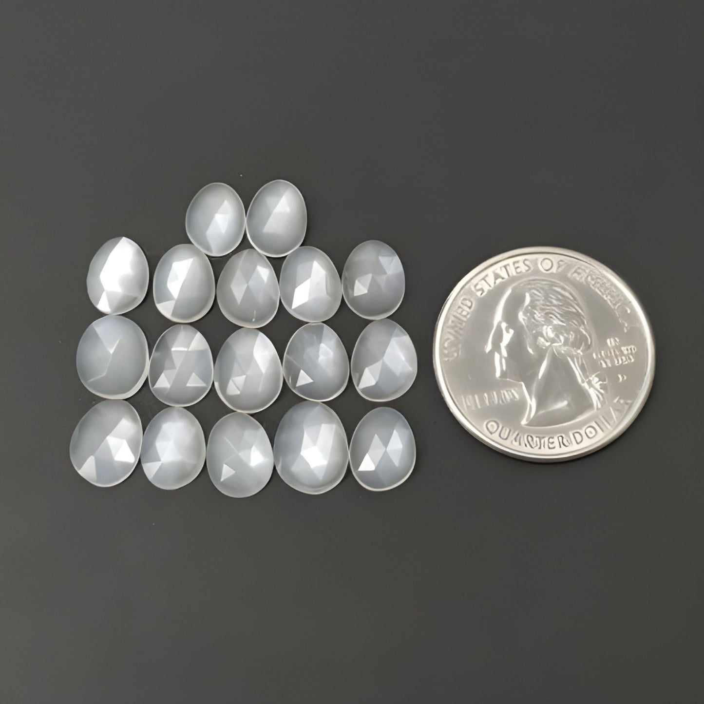 حجر ميلاد شهر يونيو