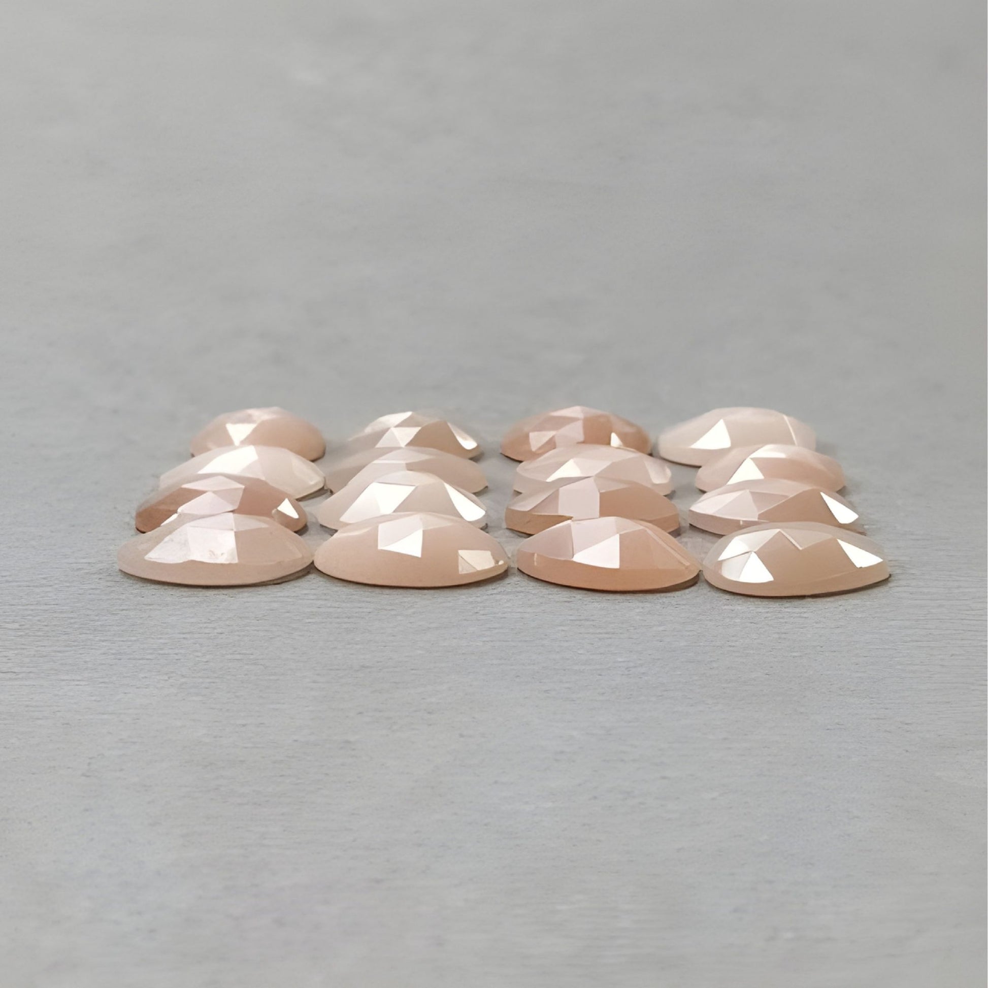 月光石天然未经处理的宝石