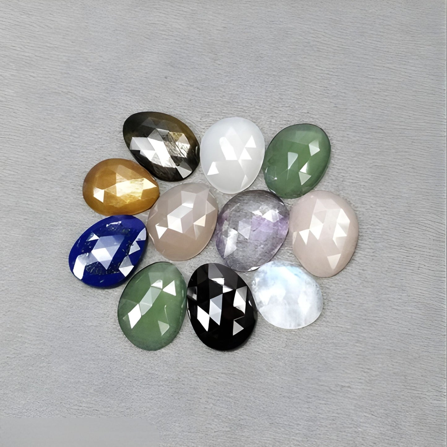 حجر الميلاد لشهر يناير