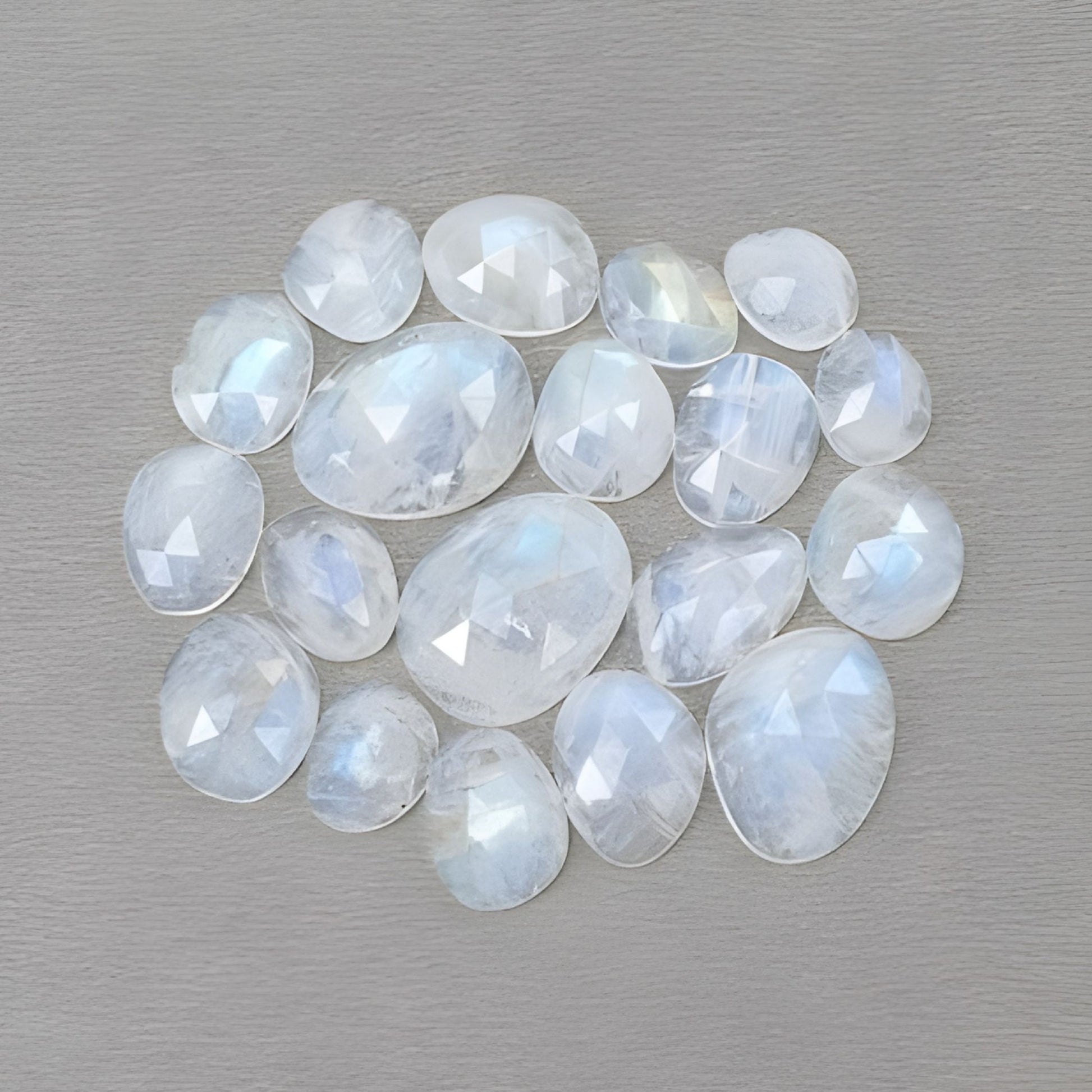 彩虹月光石珠宝