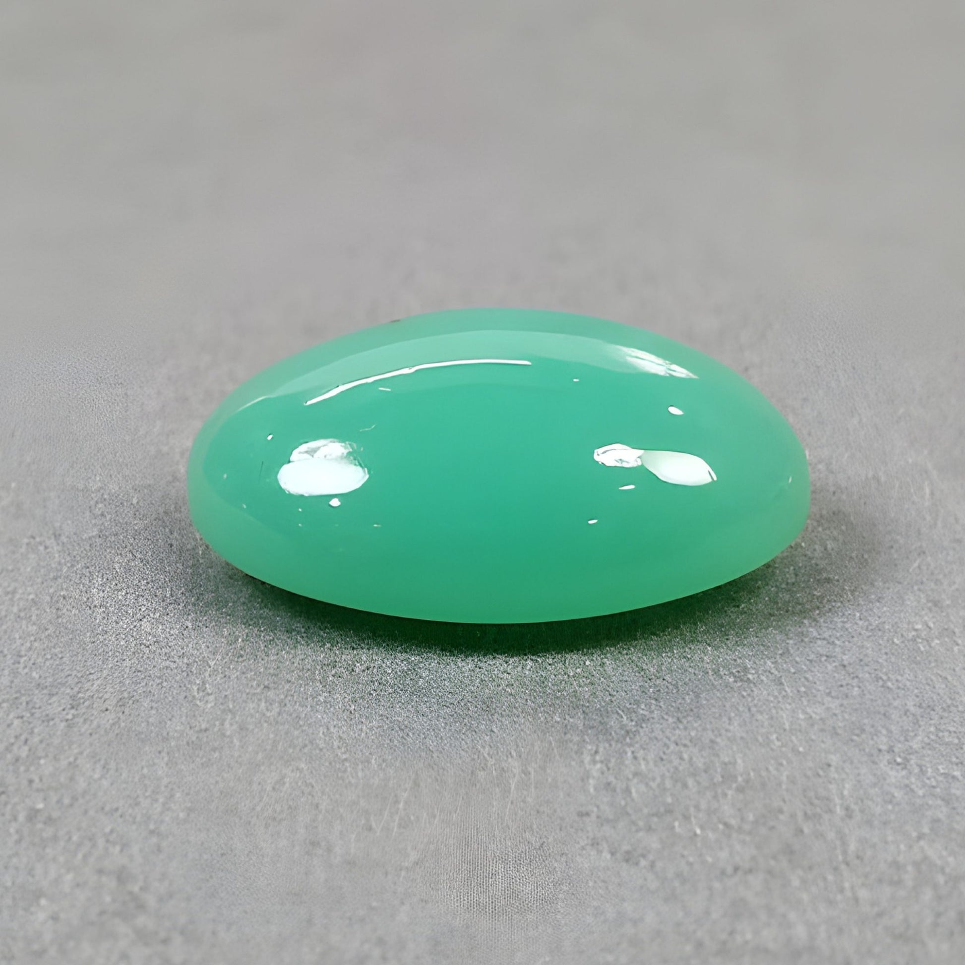 Crisoprasa, piedra preciosa natural sin tratar