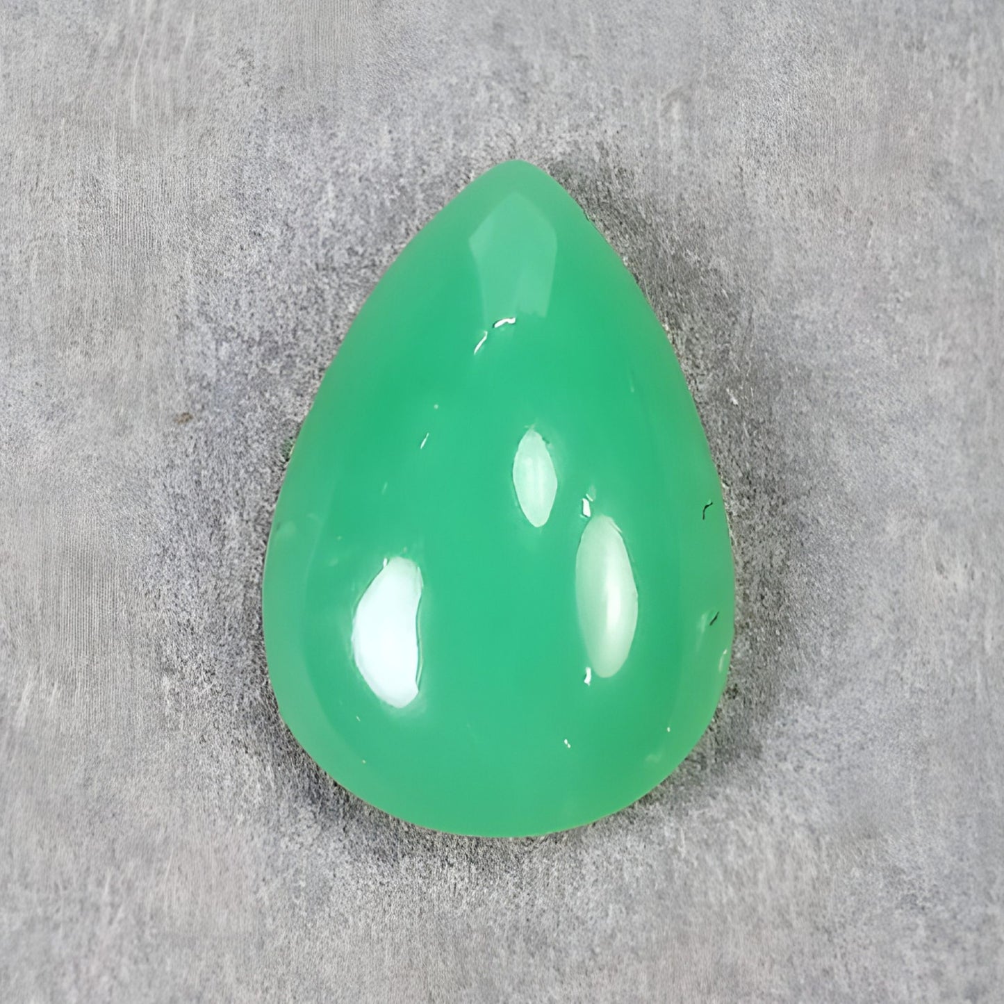 Crisoprasa, piedra preciosa natural sin tratar