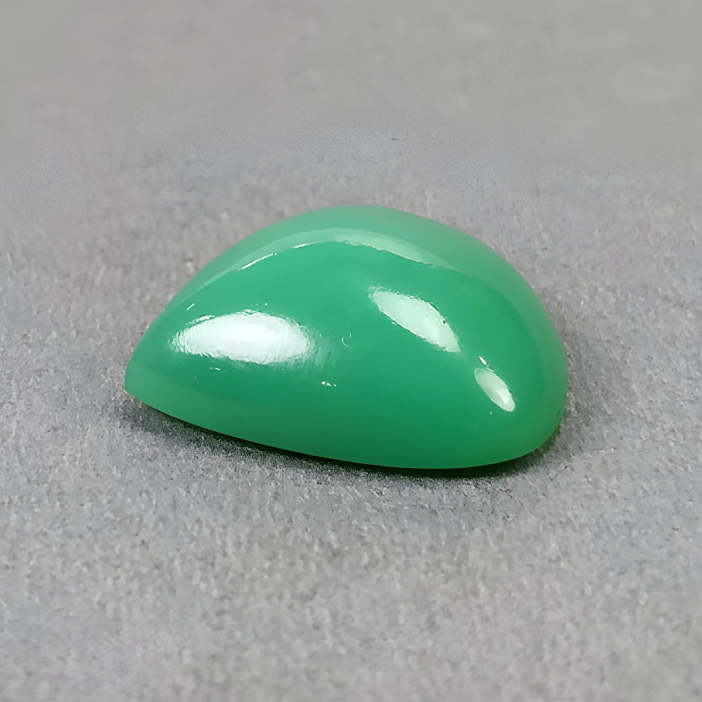 14.30cts Green Chrysoprase Gemstone Natural Untreated Cabochon Triangle Shape