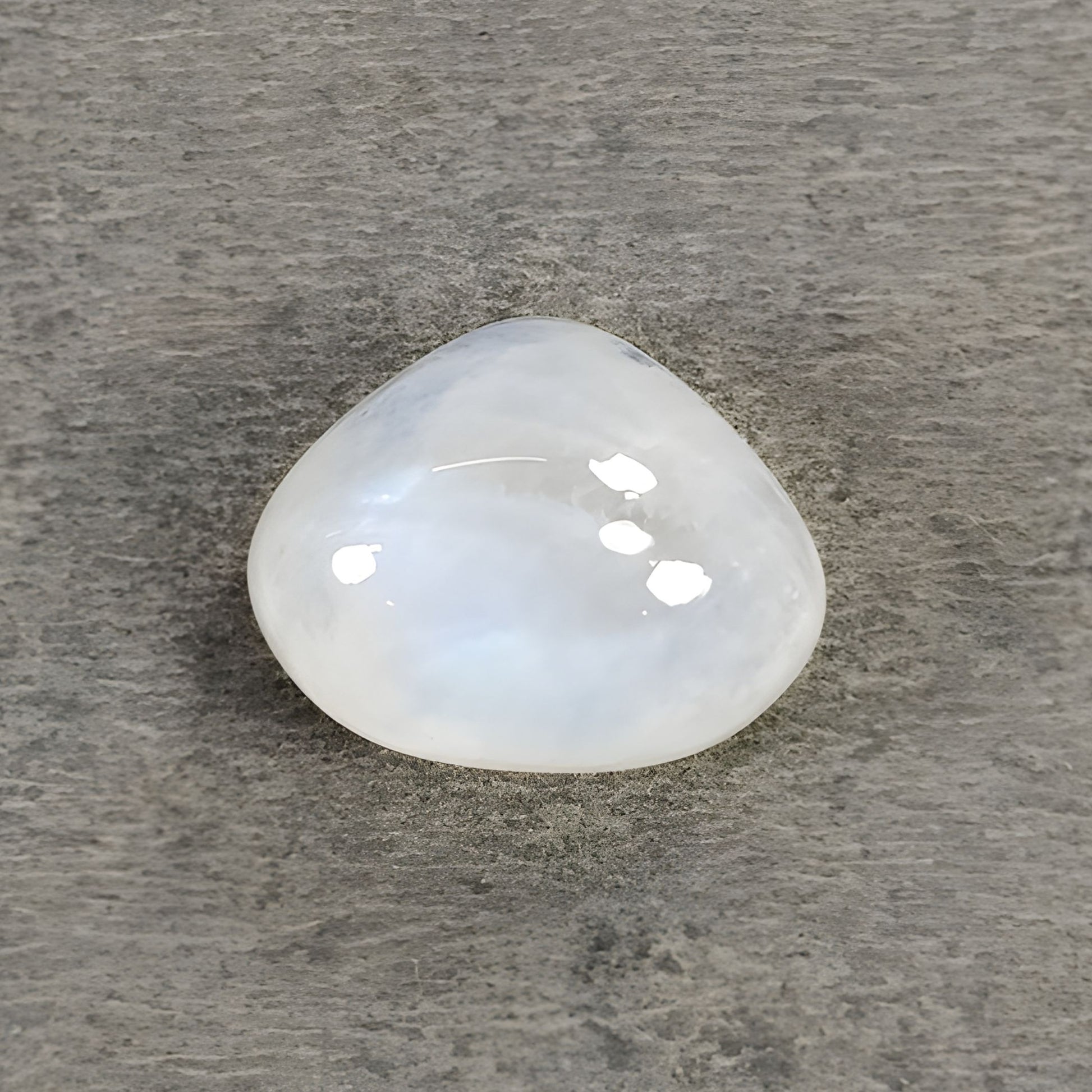 piedra natal de junio