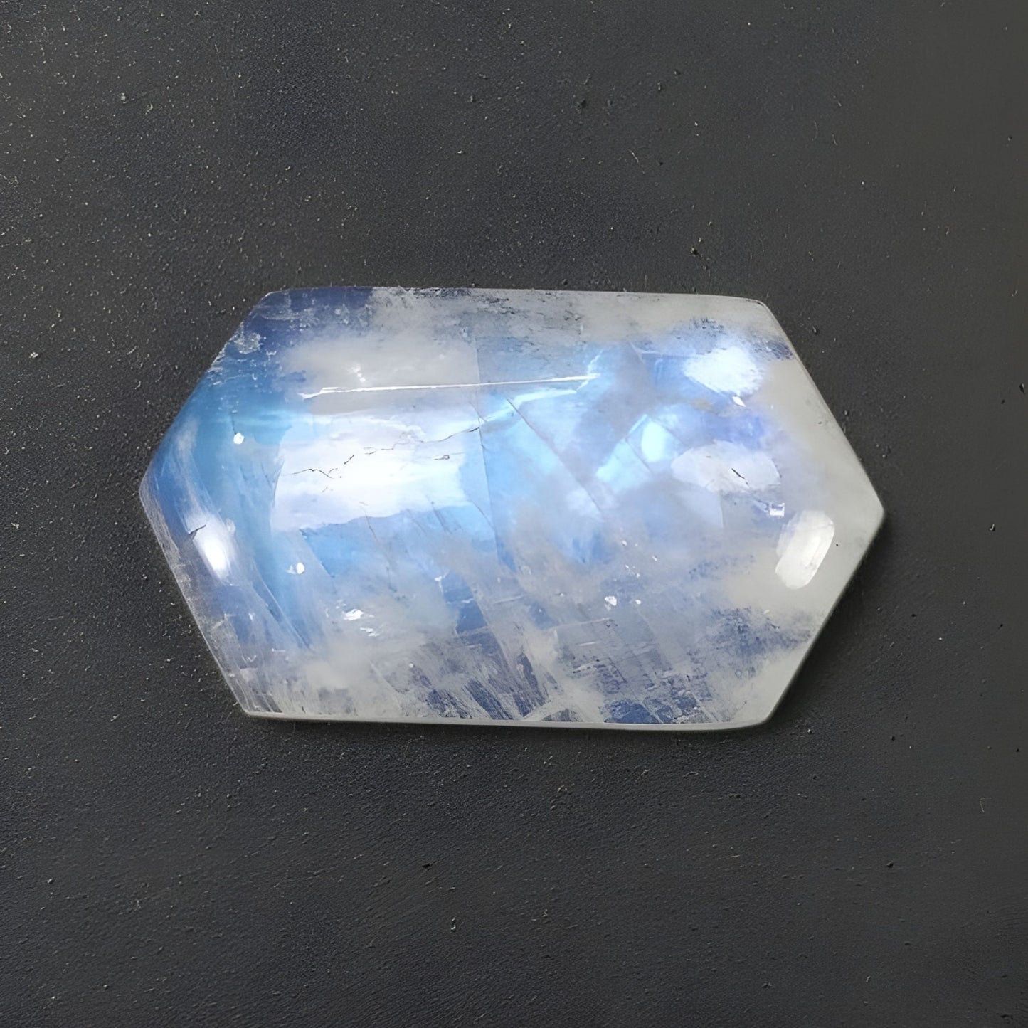 piedra natal de junio