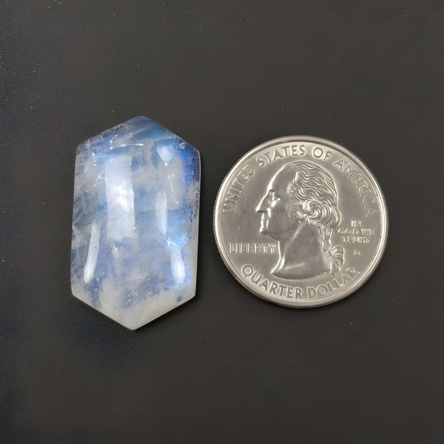 ジュエリー用のムーンストーン