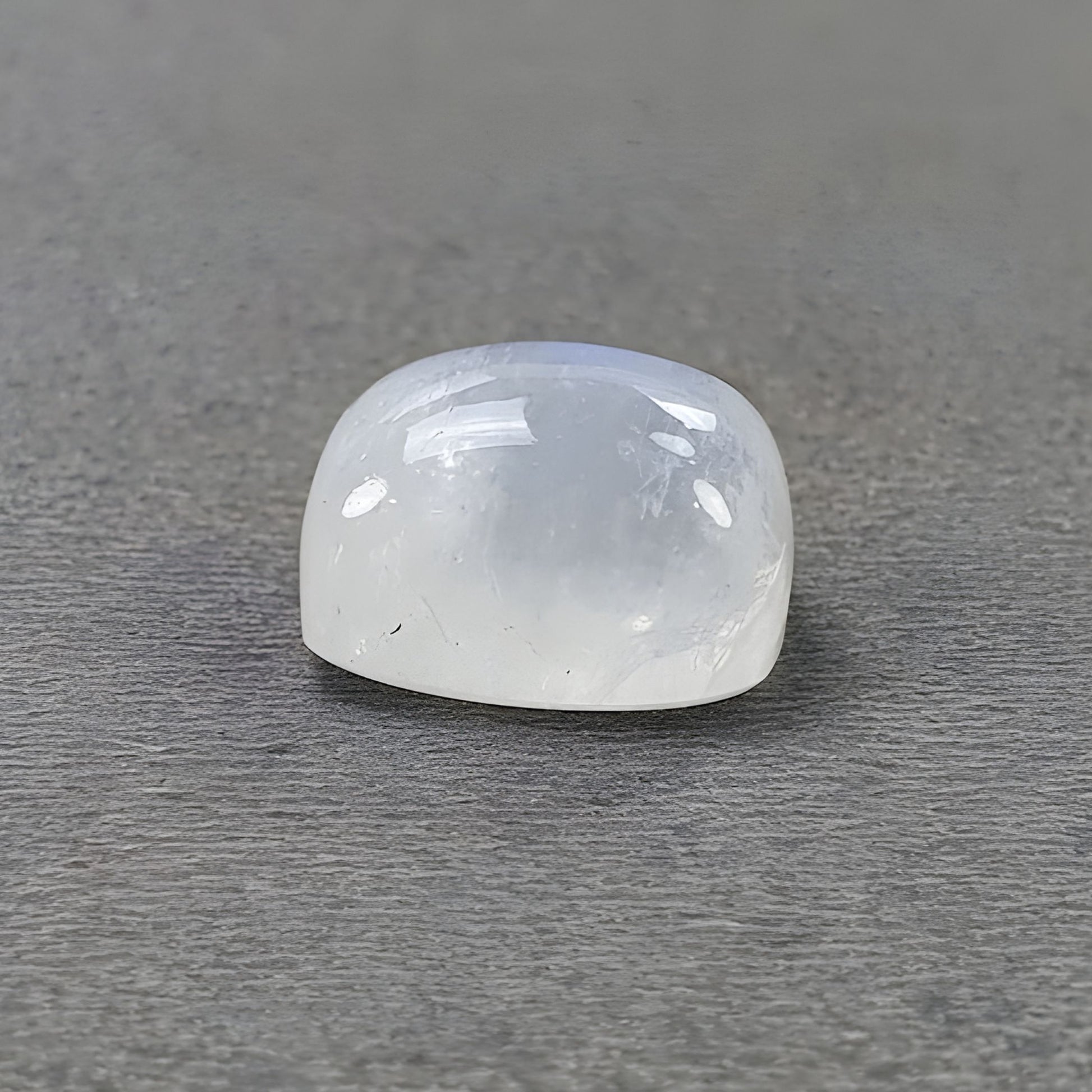 pietra portafortuna di giugno