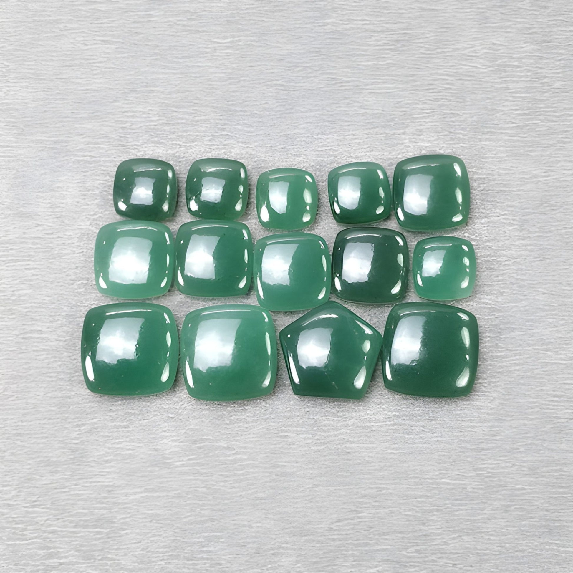 Quarzit-Cabochon in Kissenform