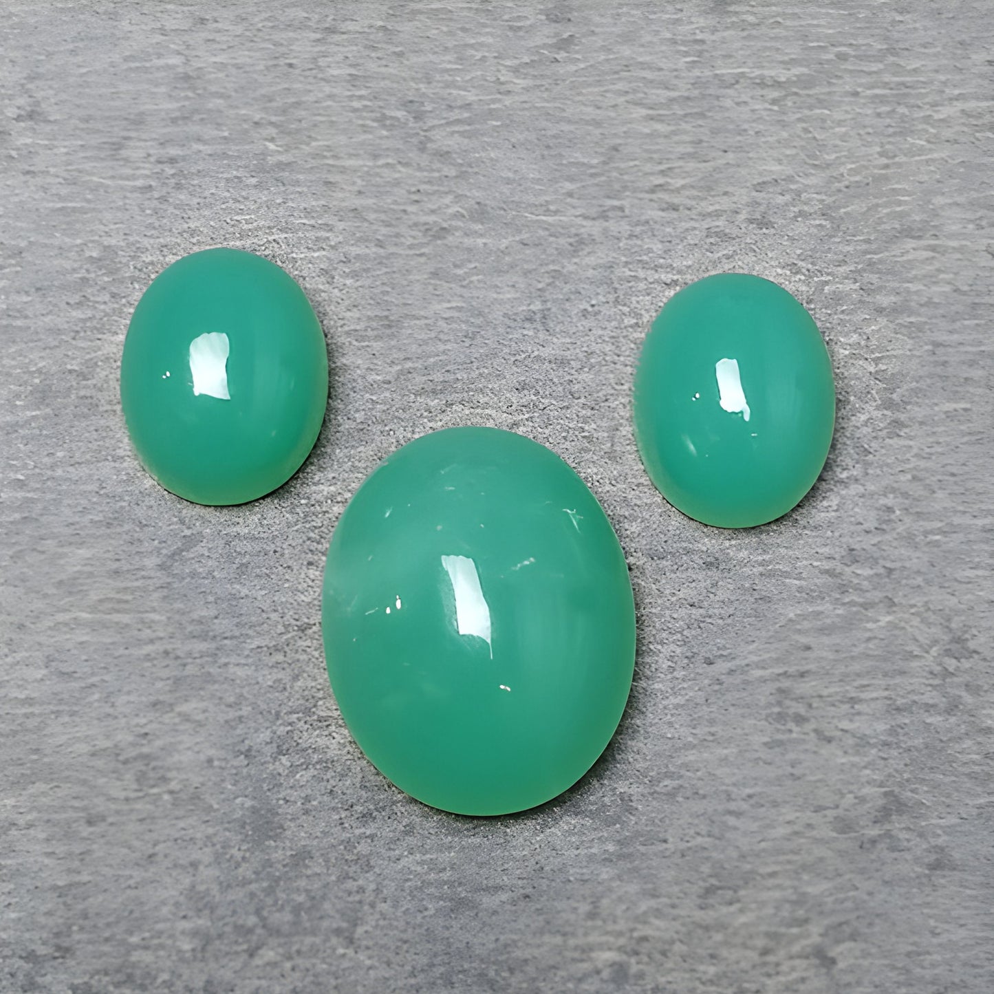 حجر الميلاد لشهر مايو