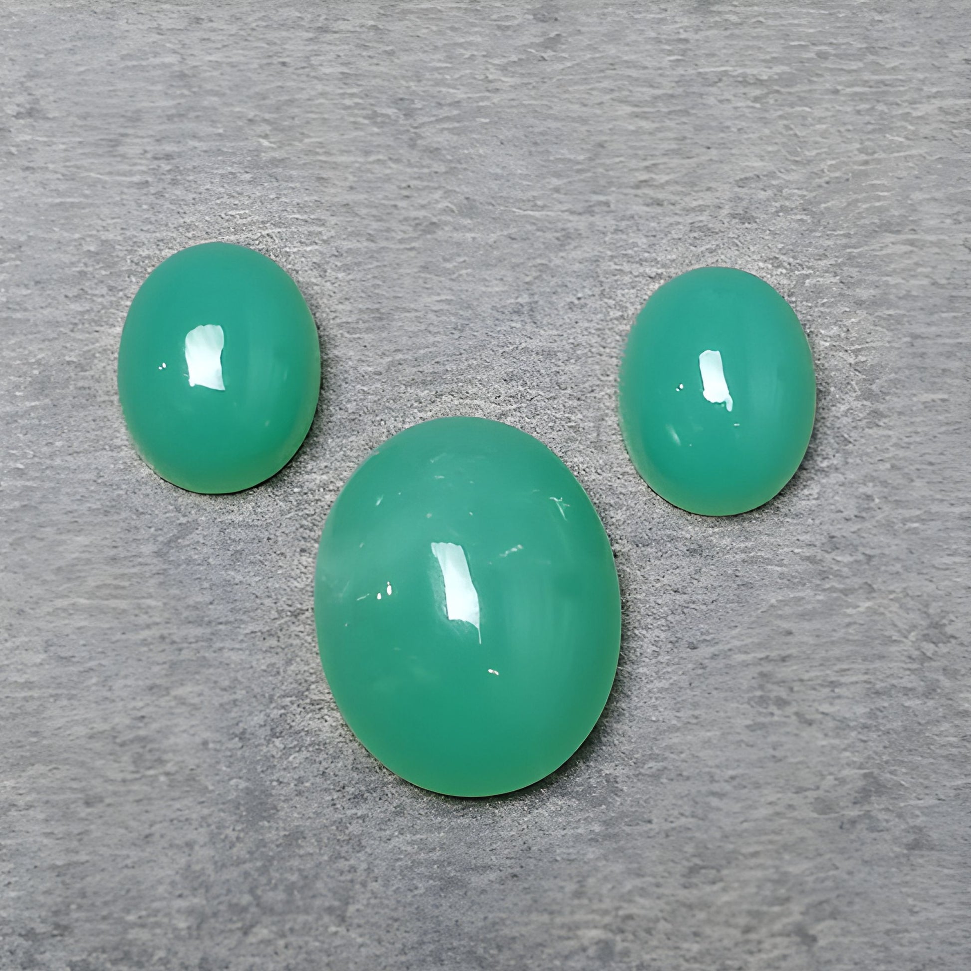 حجر الميلاد لشهر مايو