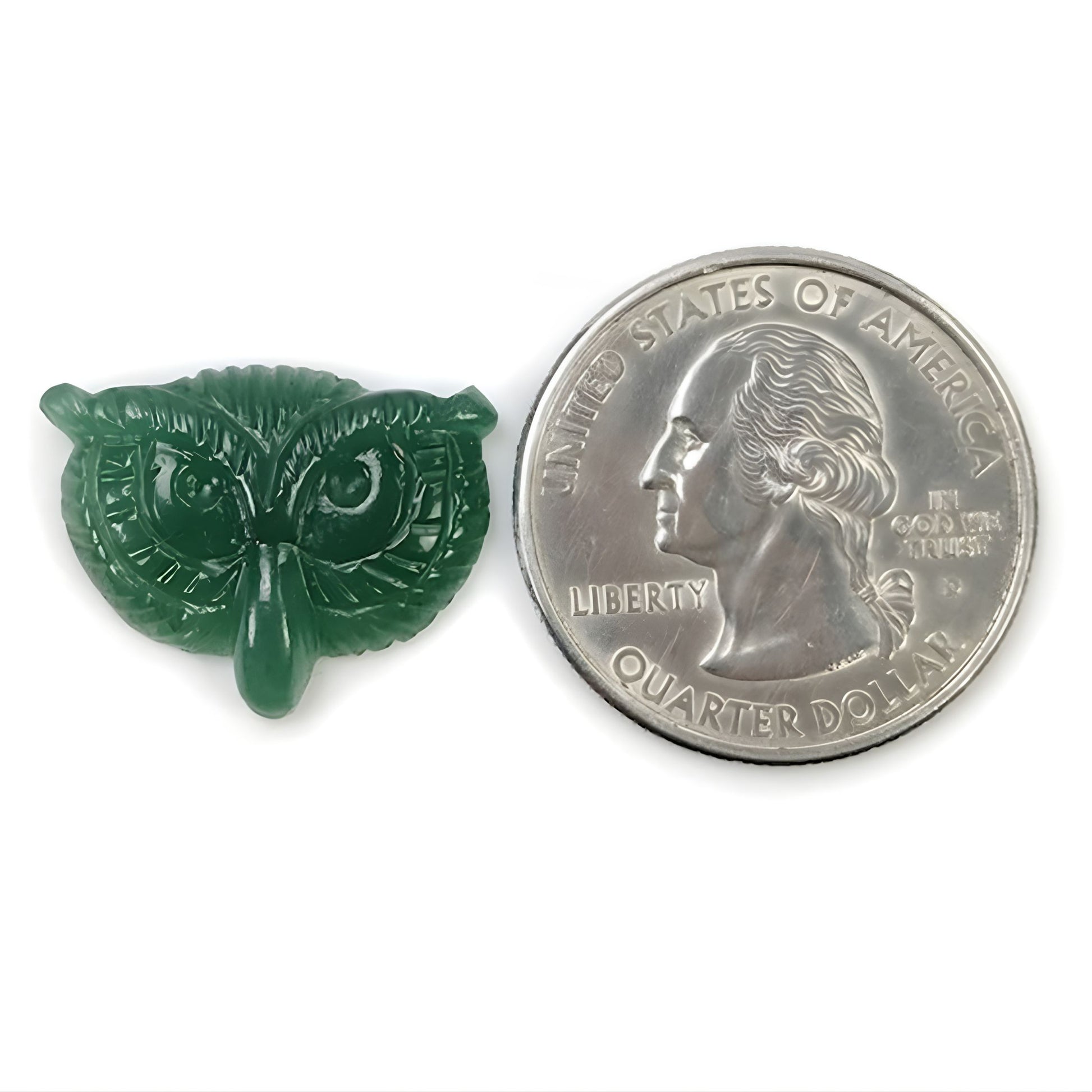 Gufo intagliato in quarzite naturale