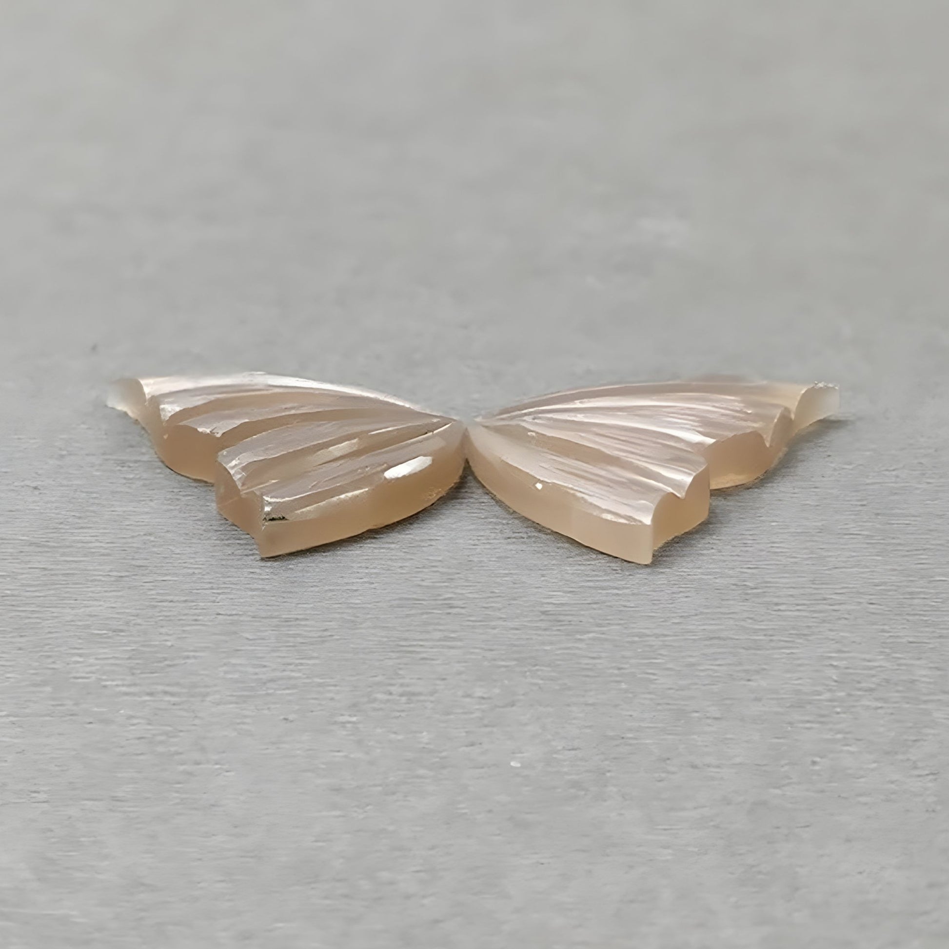 pietra di luna naturale non trattata