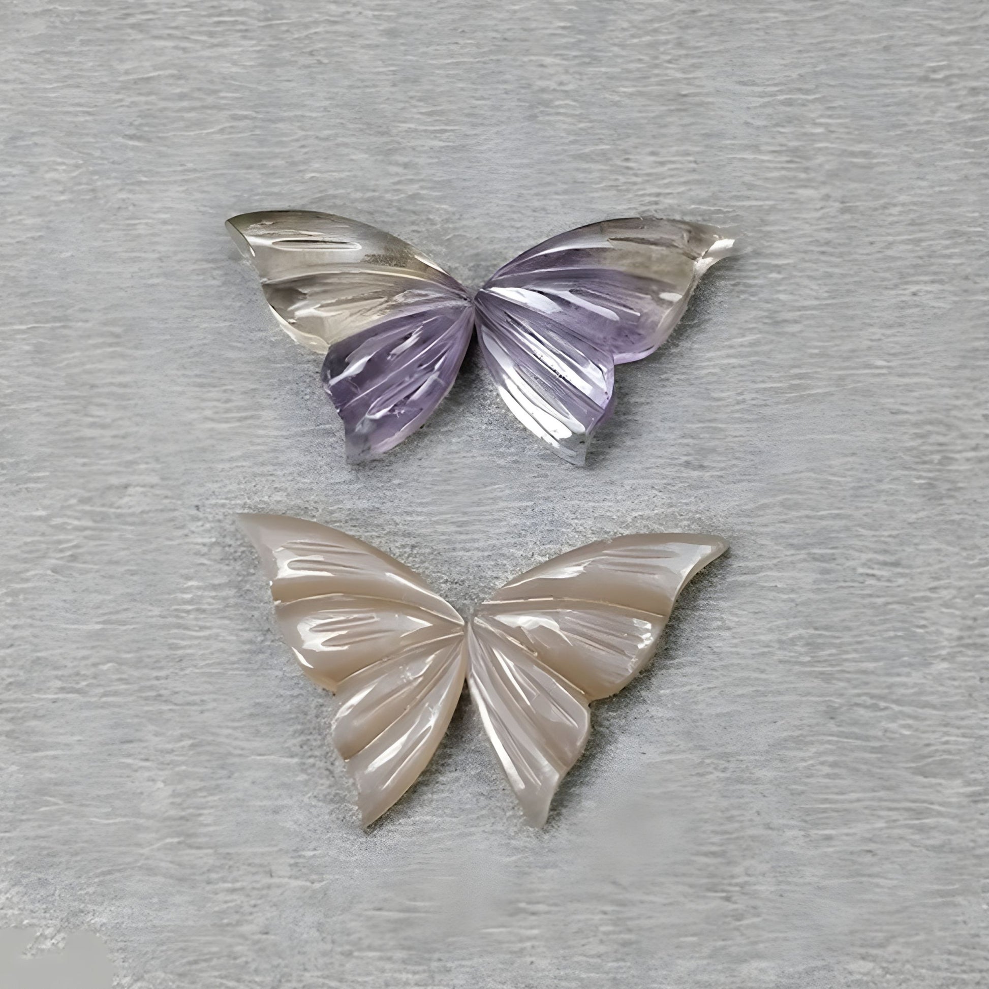 アメトリン、ムーンストーンの蝶の形の彫刻