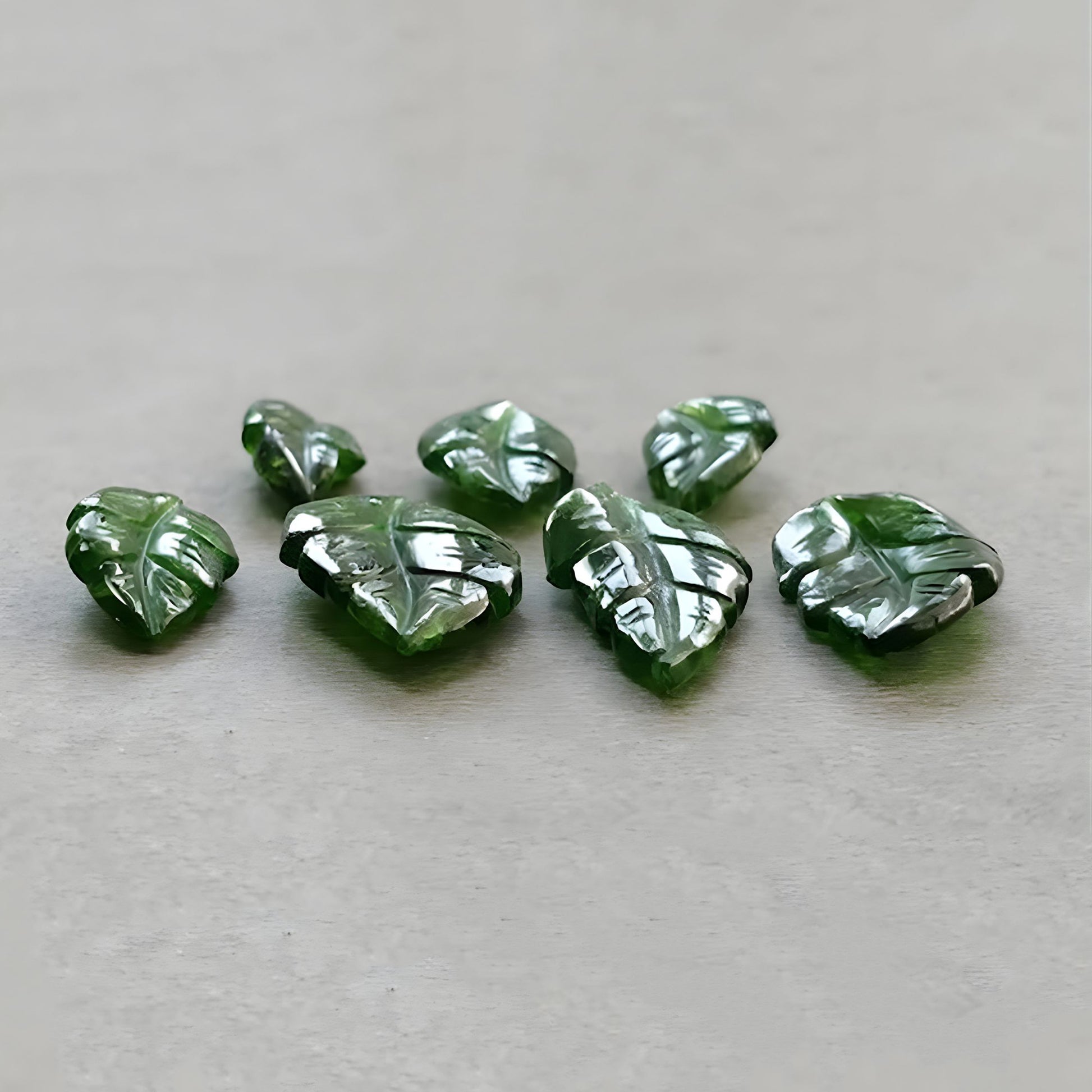 Diopside chromé pour la joaillerie