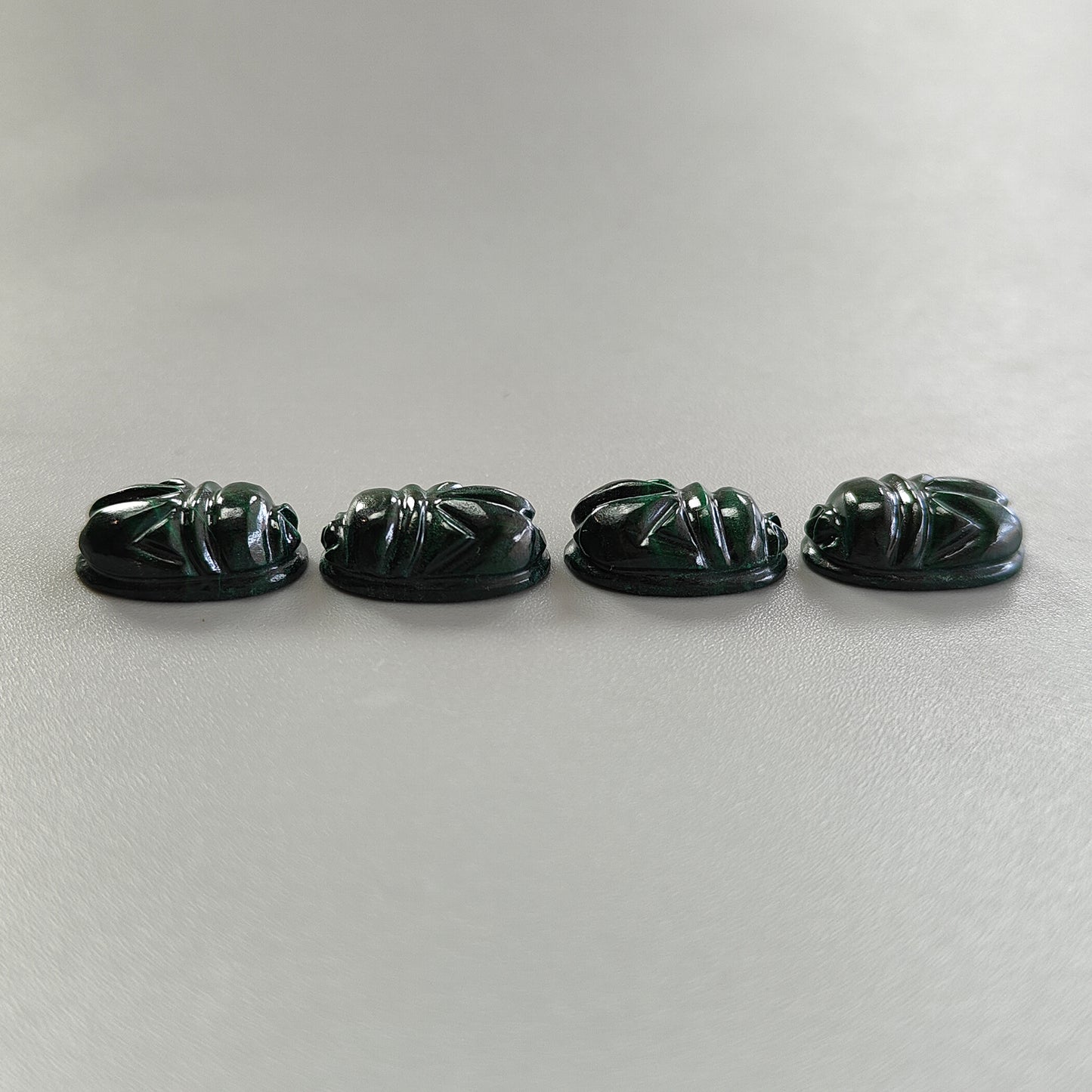 Intaglio in malachite