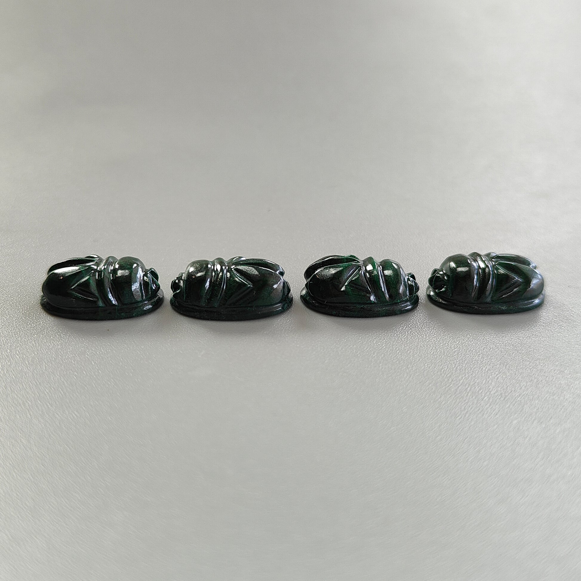 Intaglio in malachite
