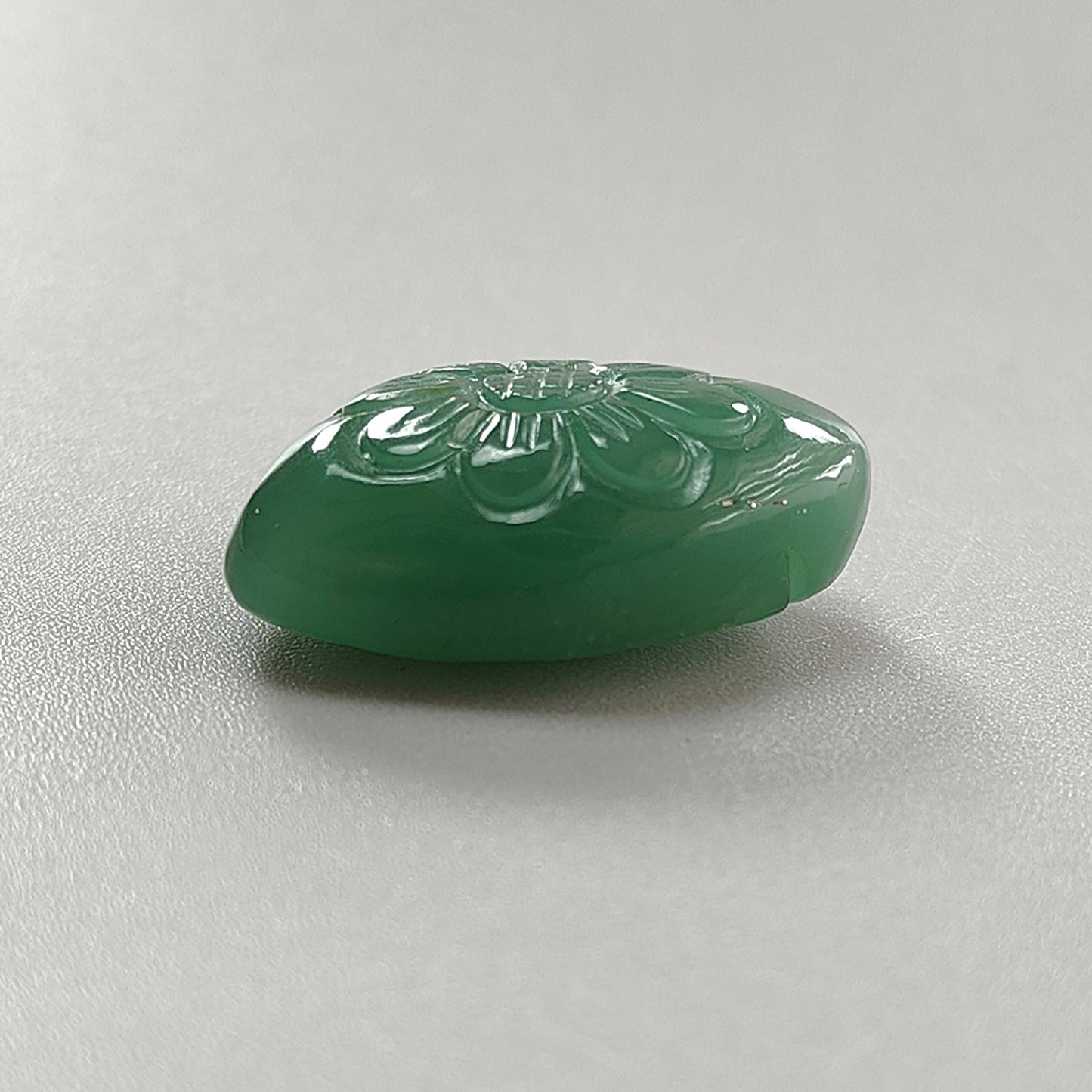 37.20cts Natural Untreated Green Quartz Gemstone Carving Fancy Shape