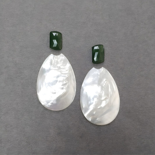 mother of pearl cabochon gemstone