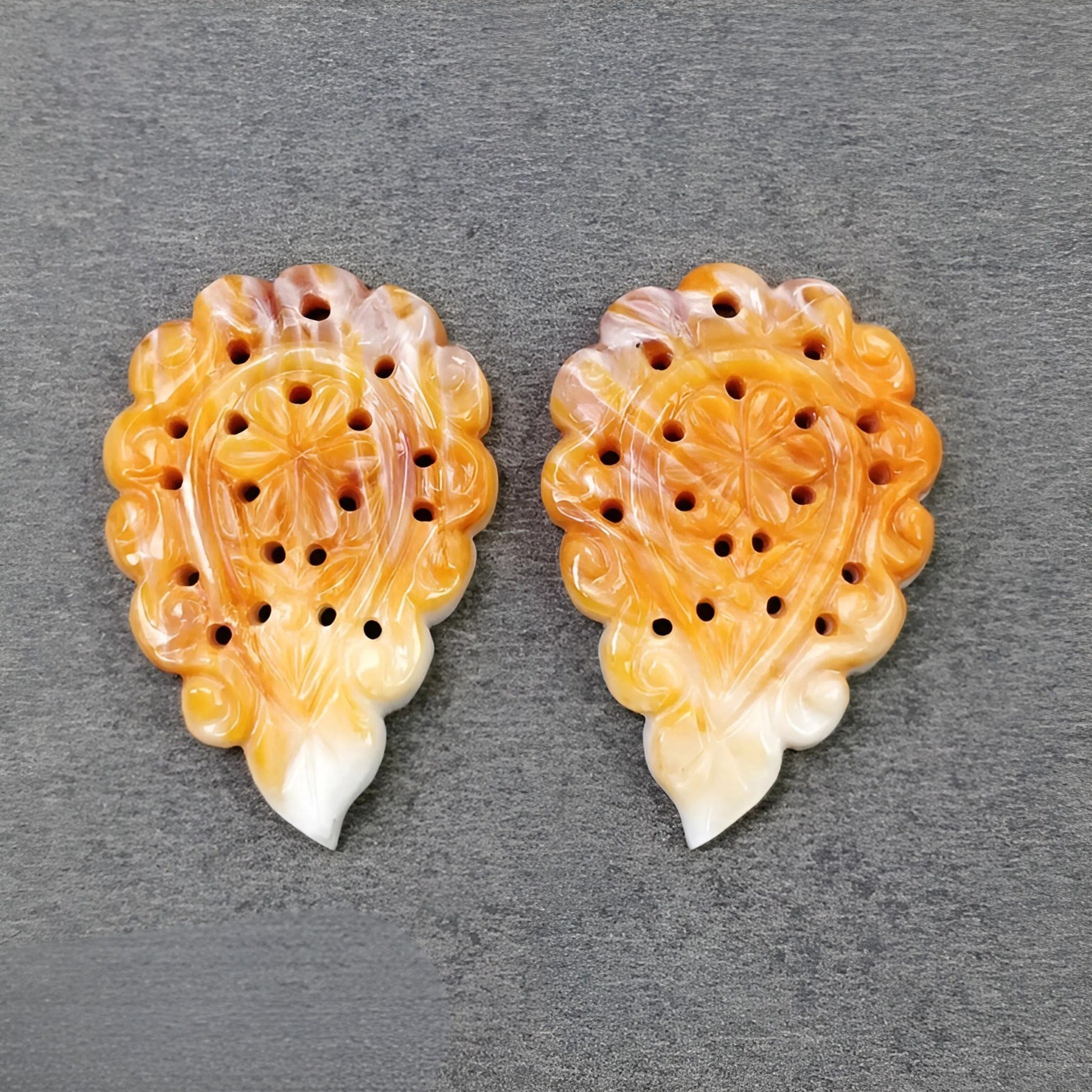 intaglio di foglie di madreperla