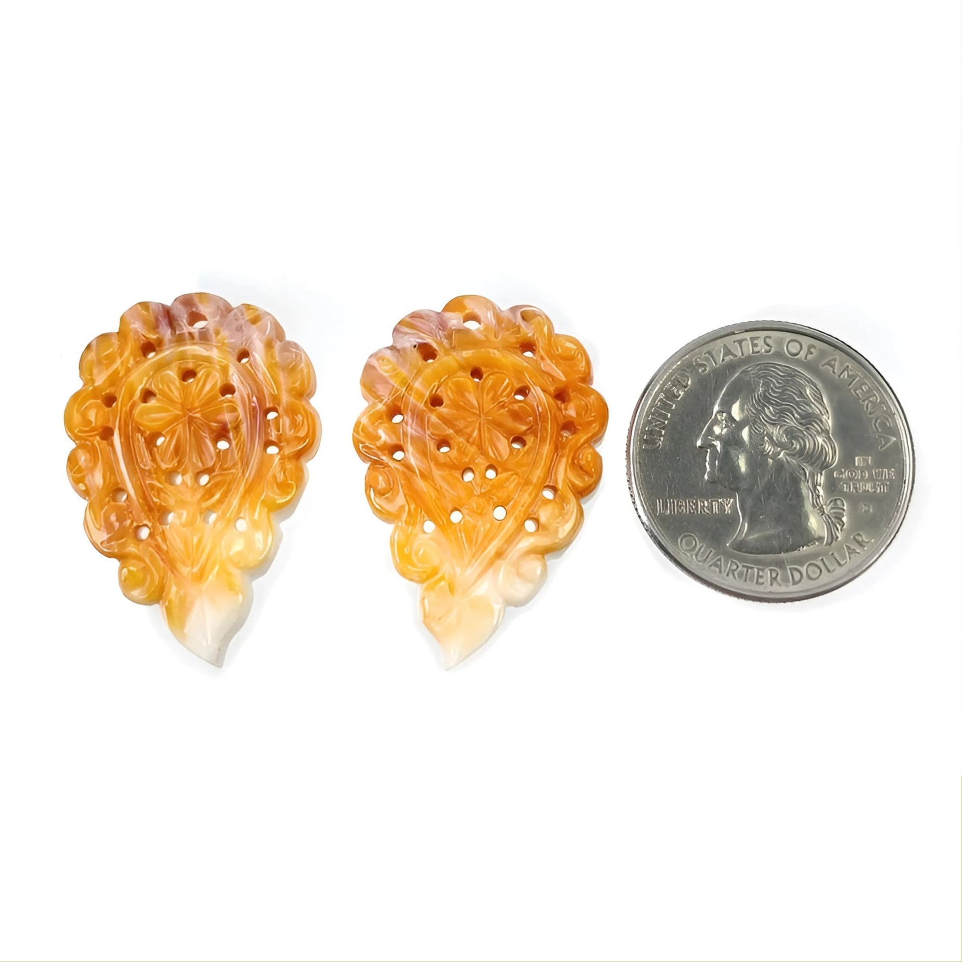 天然真珠貝の彫刻