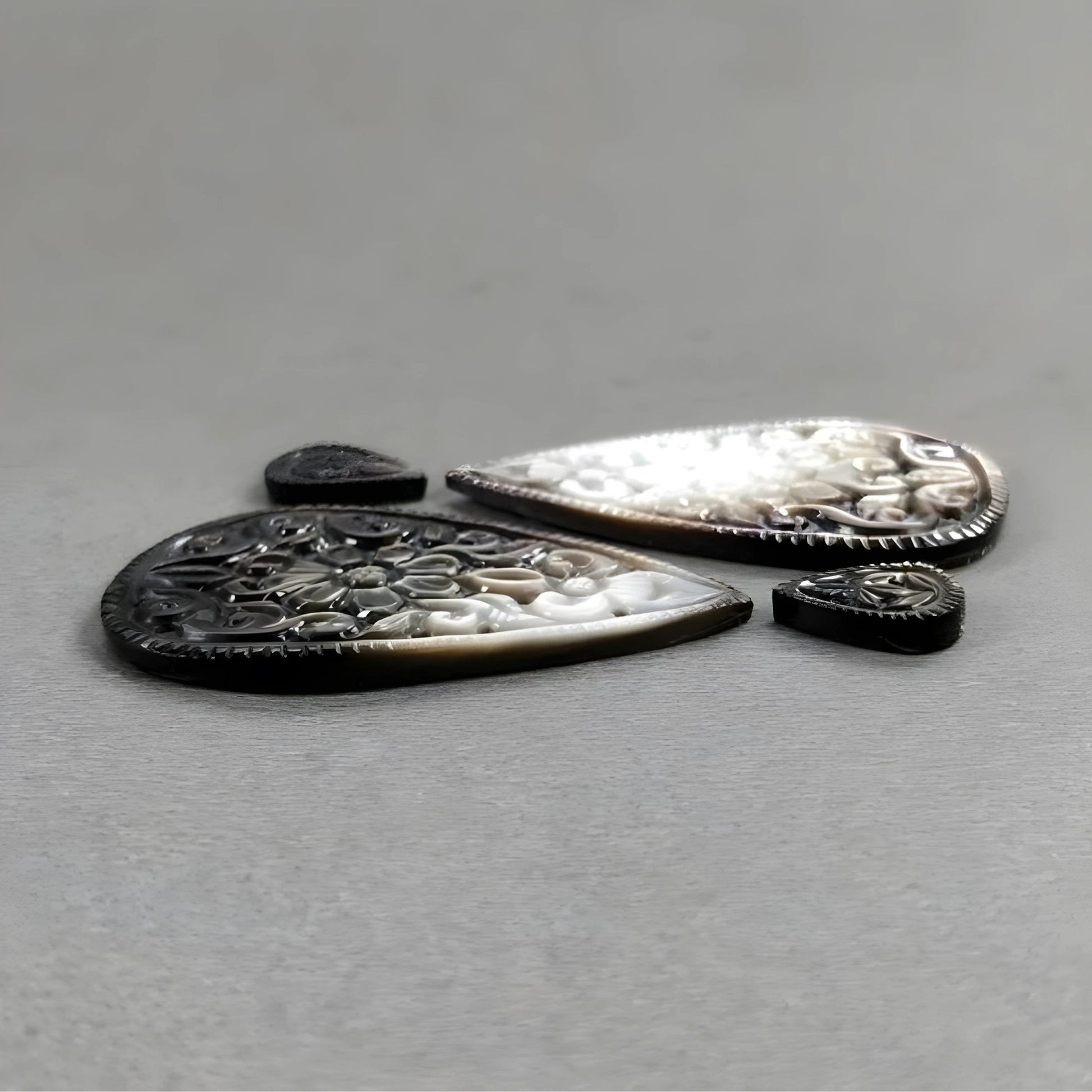 intaglio in madreperla