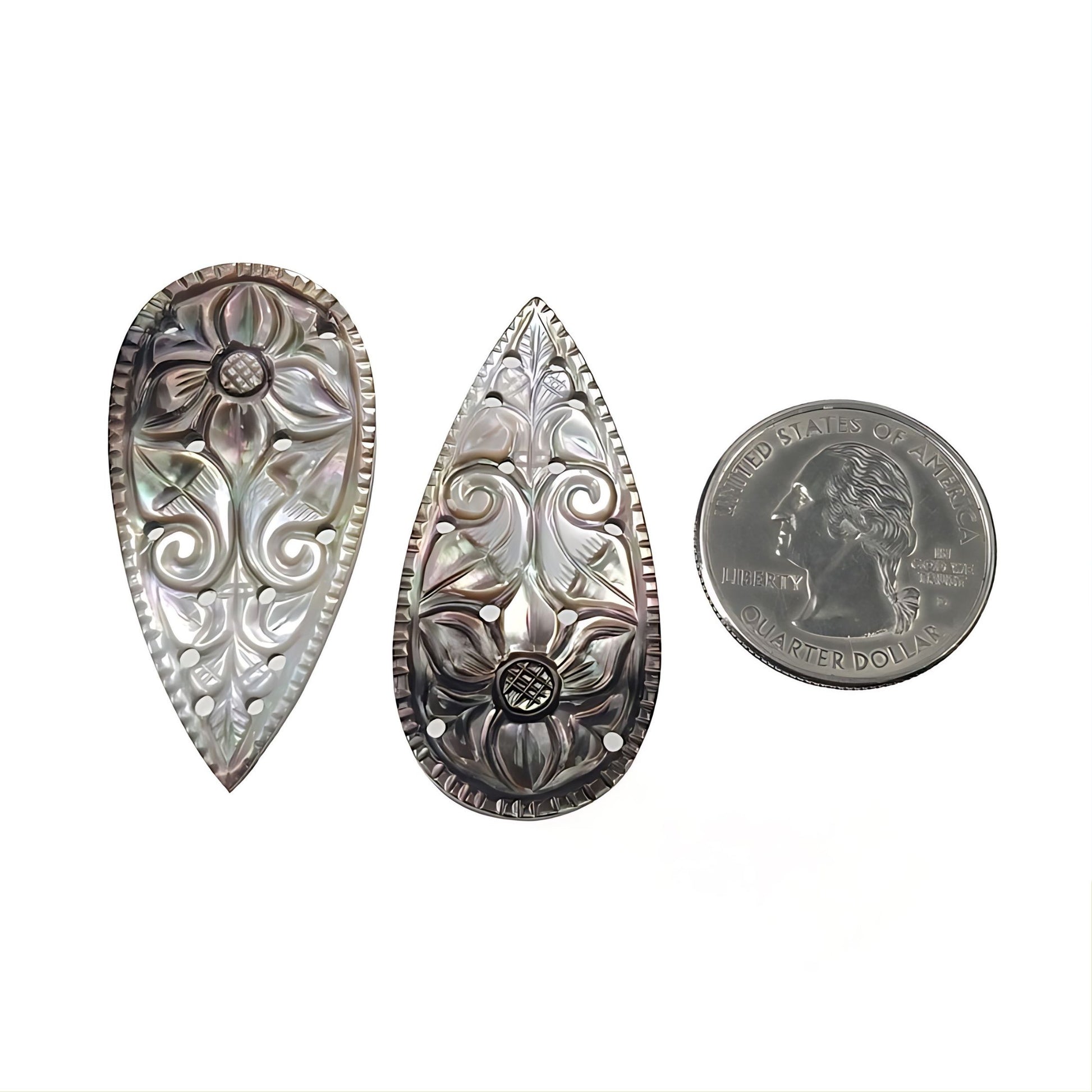 マザーオブパールの洋ナシ型彫刻