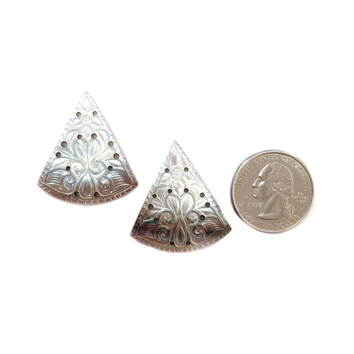 intaglio triangolare in madreperla