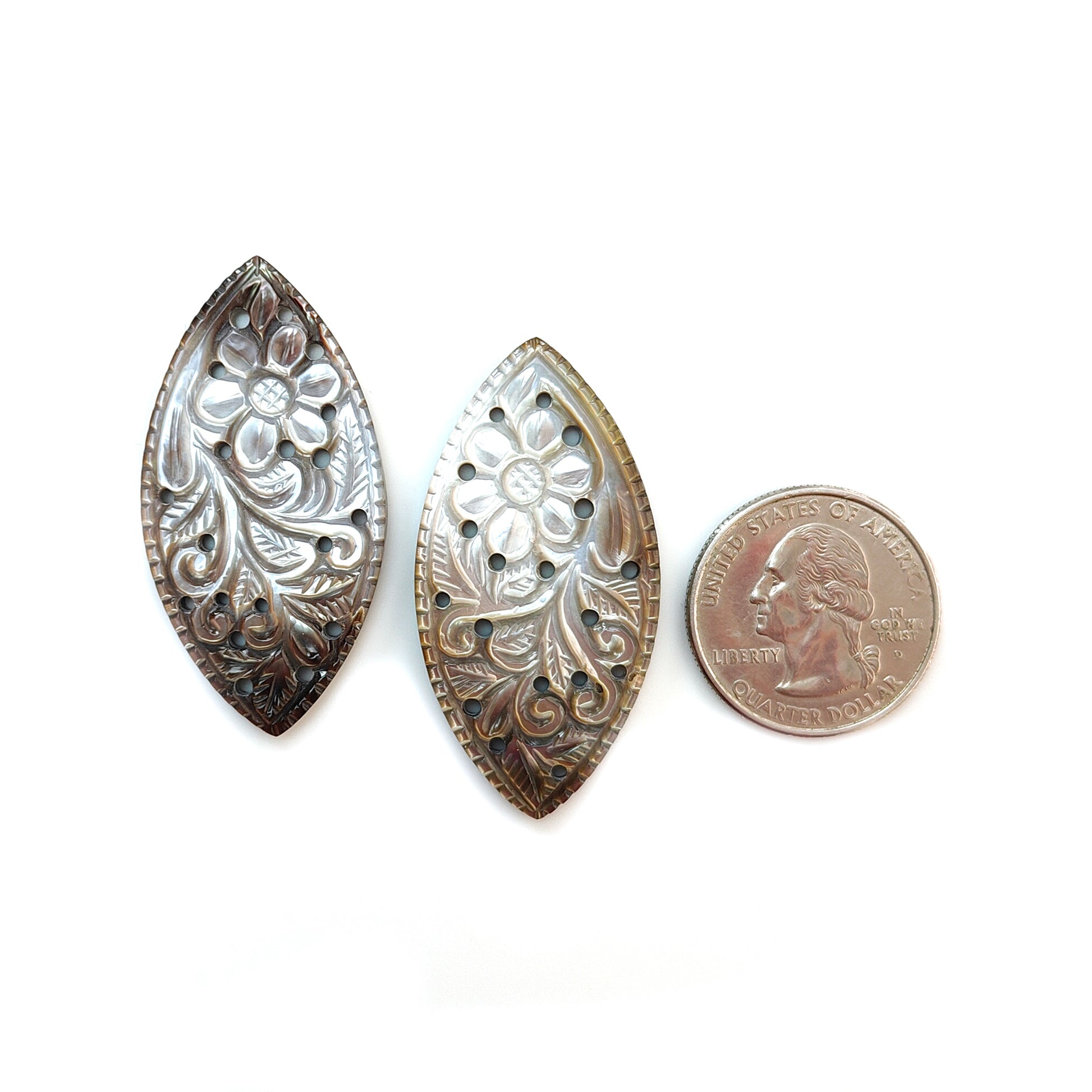 マザーオブパールのマーキス彫刻