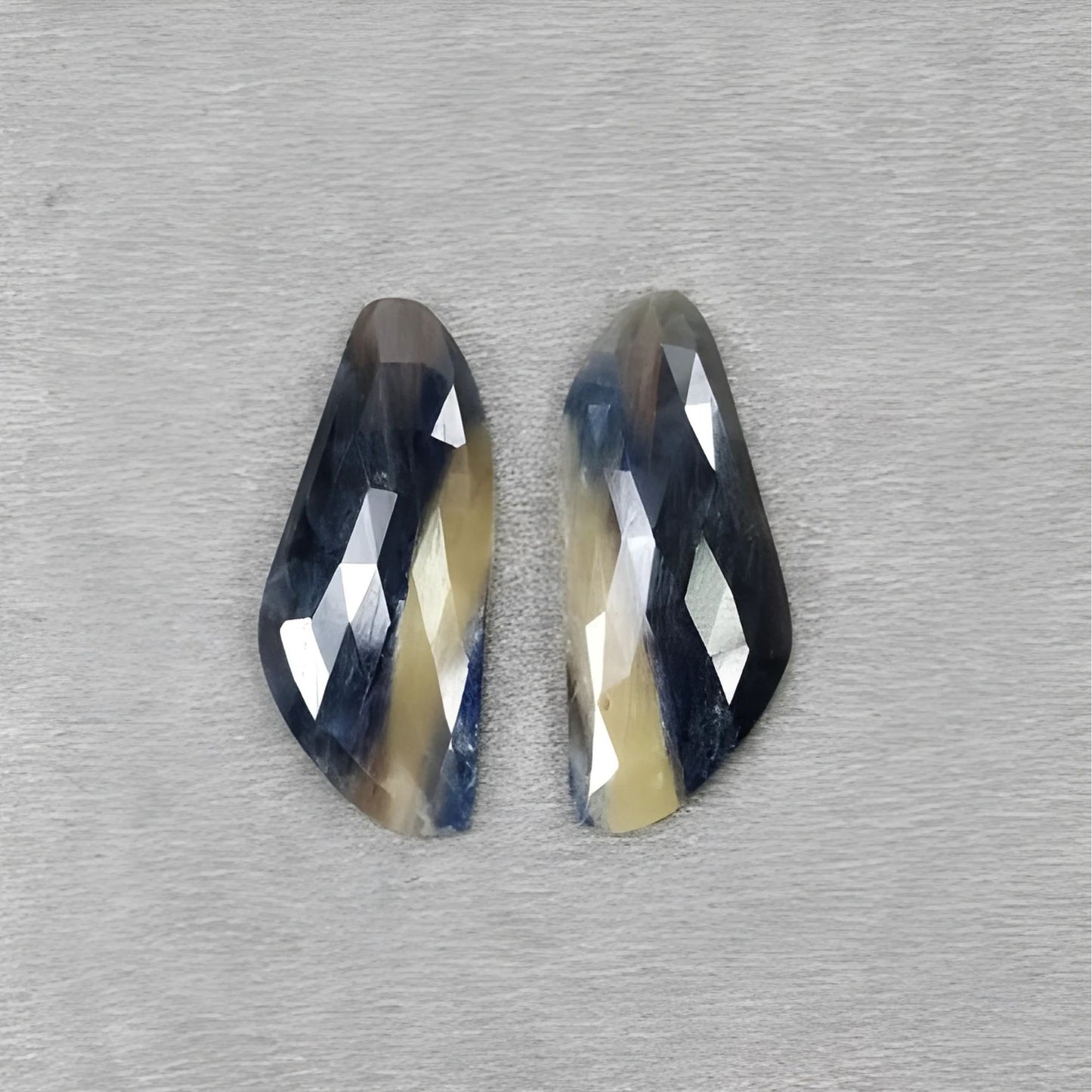 Pietra preziosa naturale multi zaffiro