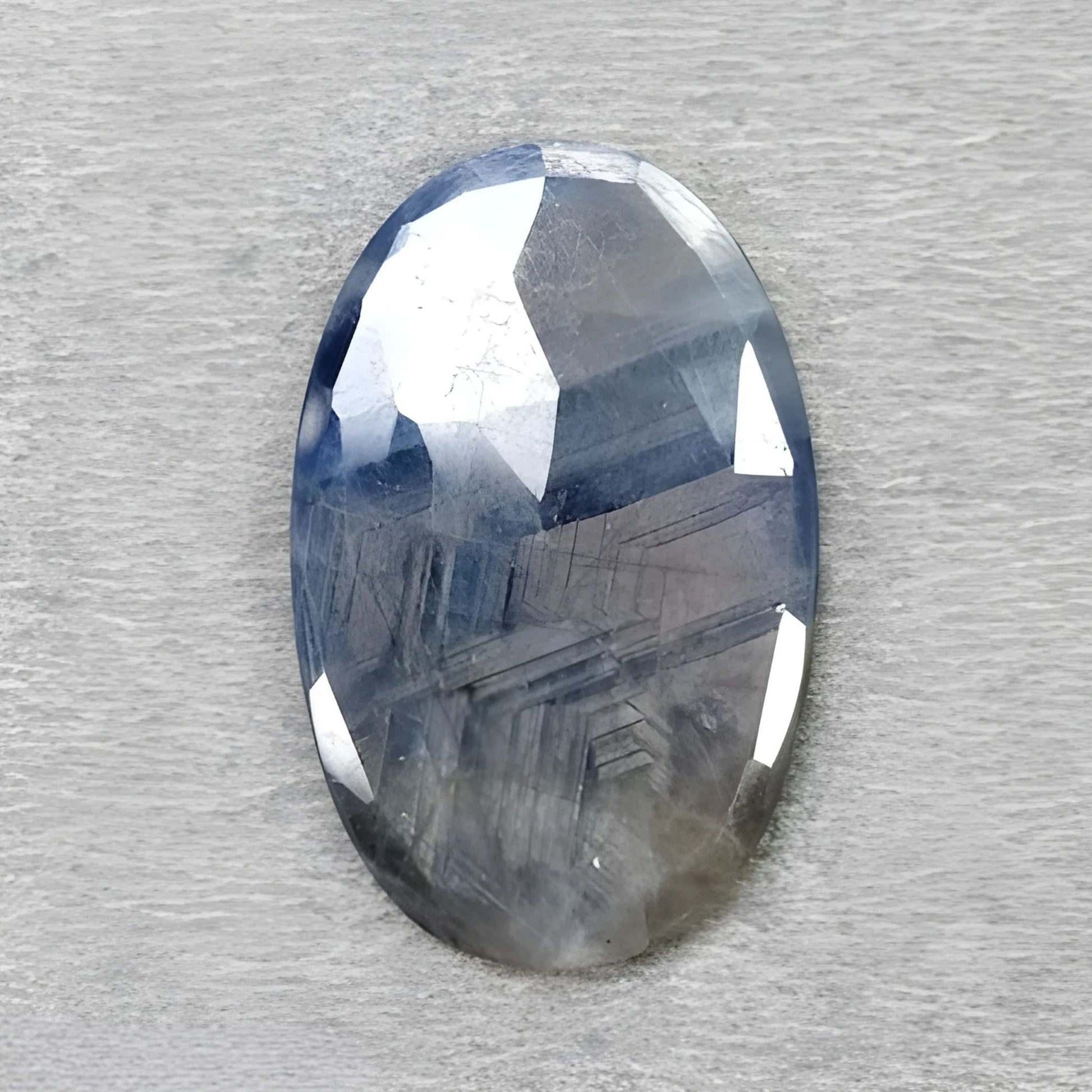 Pierre précieuse multi-saphir à facettes