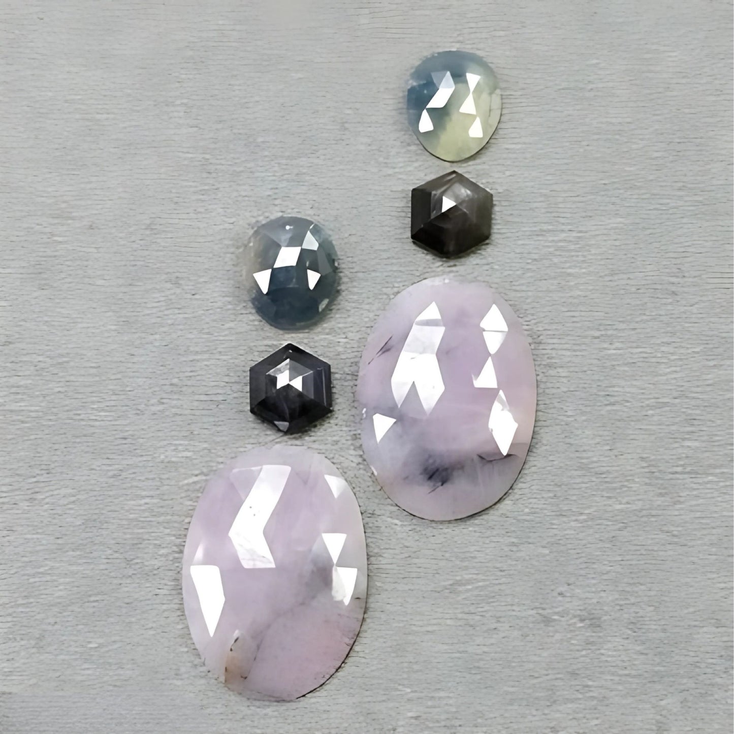 平底多蓝宝石切片