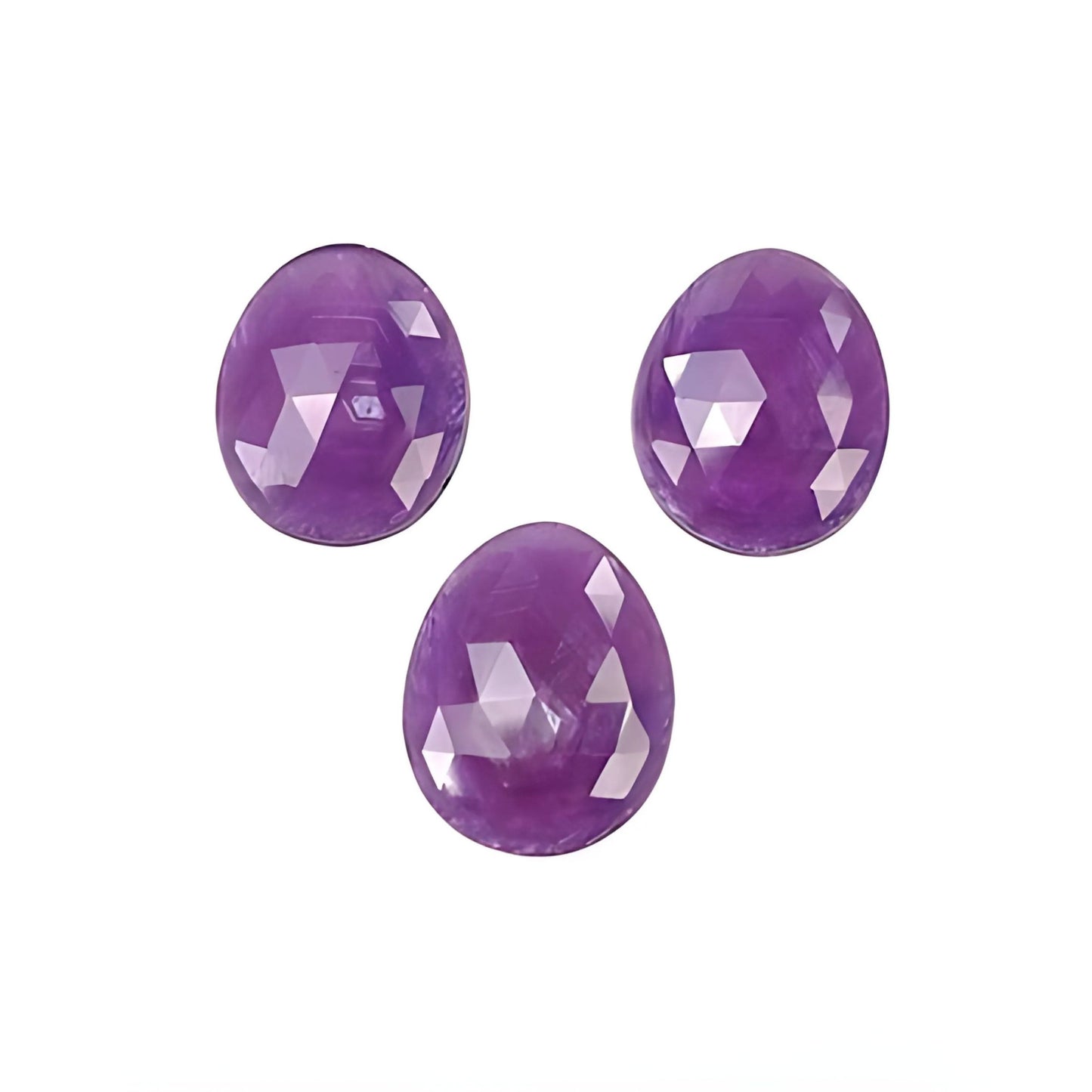 Fette di zaffiro viola tagliate a rosa