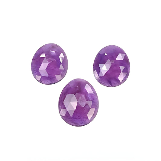 Piedra preciosa de zafiro púrpura facetada