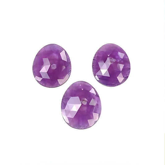 Pierre précieuse de saphir violet à facettes