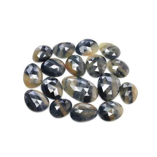 حجر الياقوت الكريم متعدد الأوجه