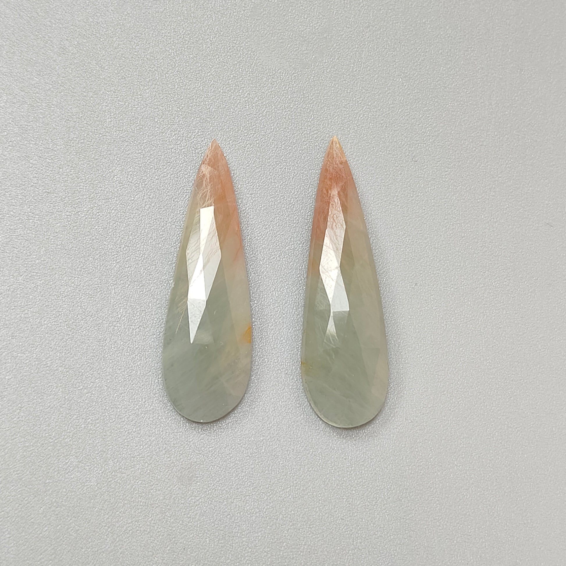 Natürlicher Multi-Saphir-Edelstein