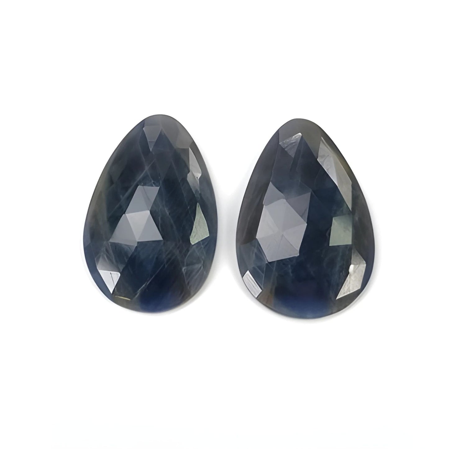 شكل الكمثرى متعدد الياقوت