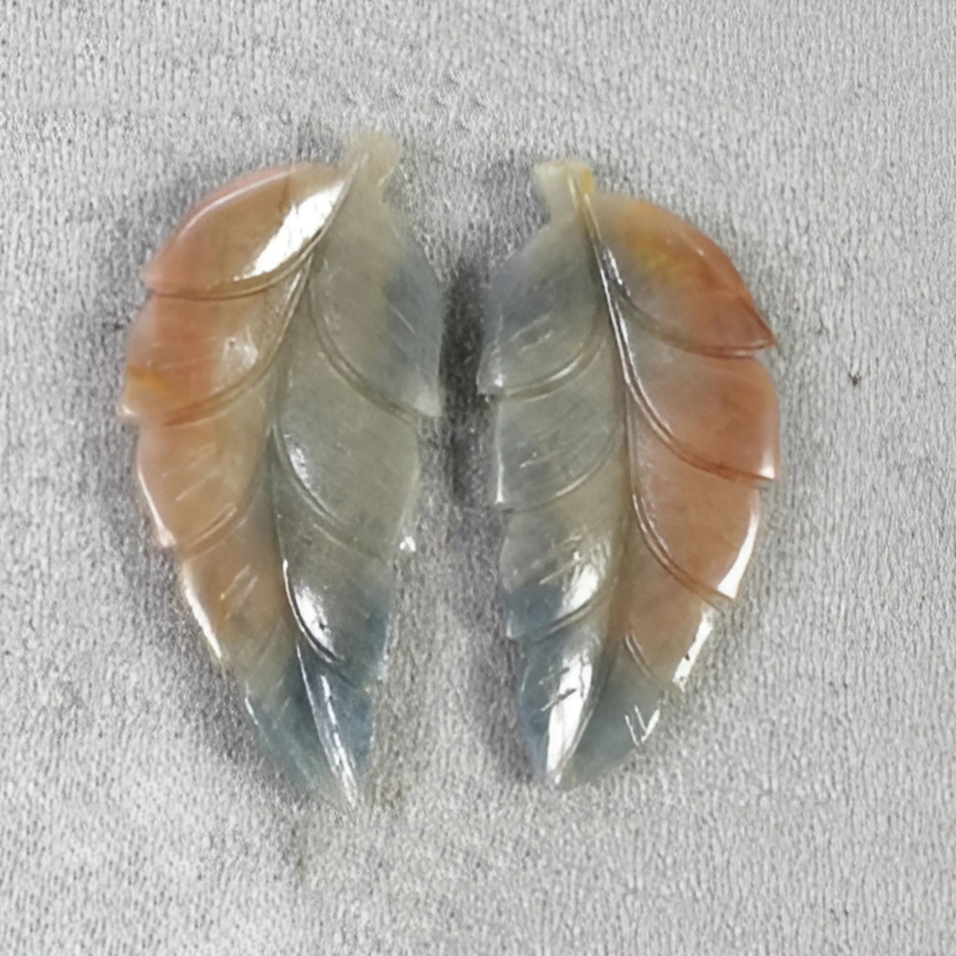 マルチサファイアのインドの葉の彫刻