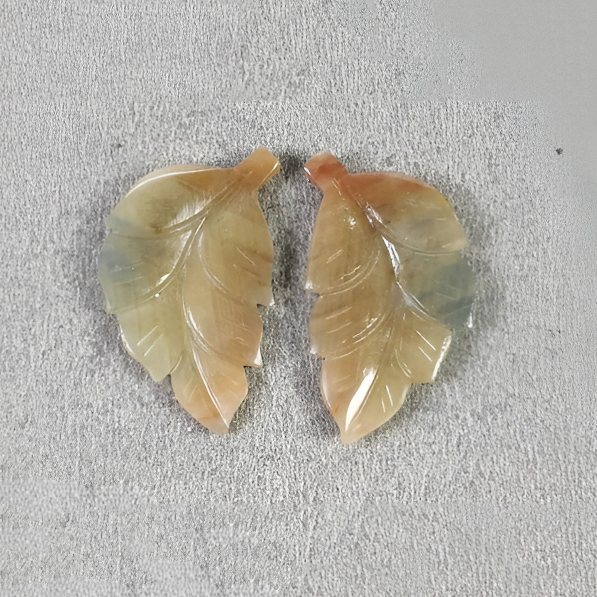 多颗蓝宝石印度叶雕