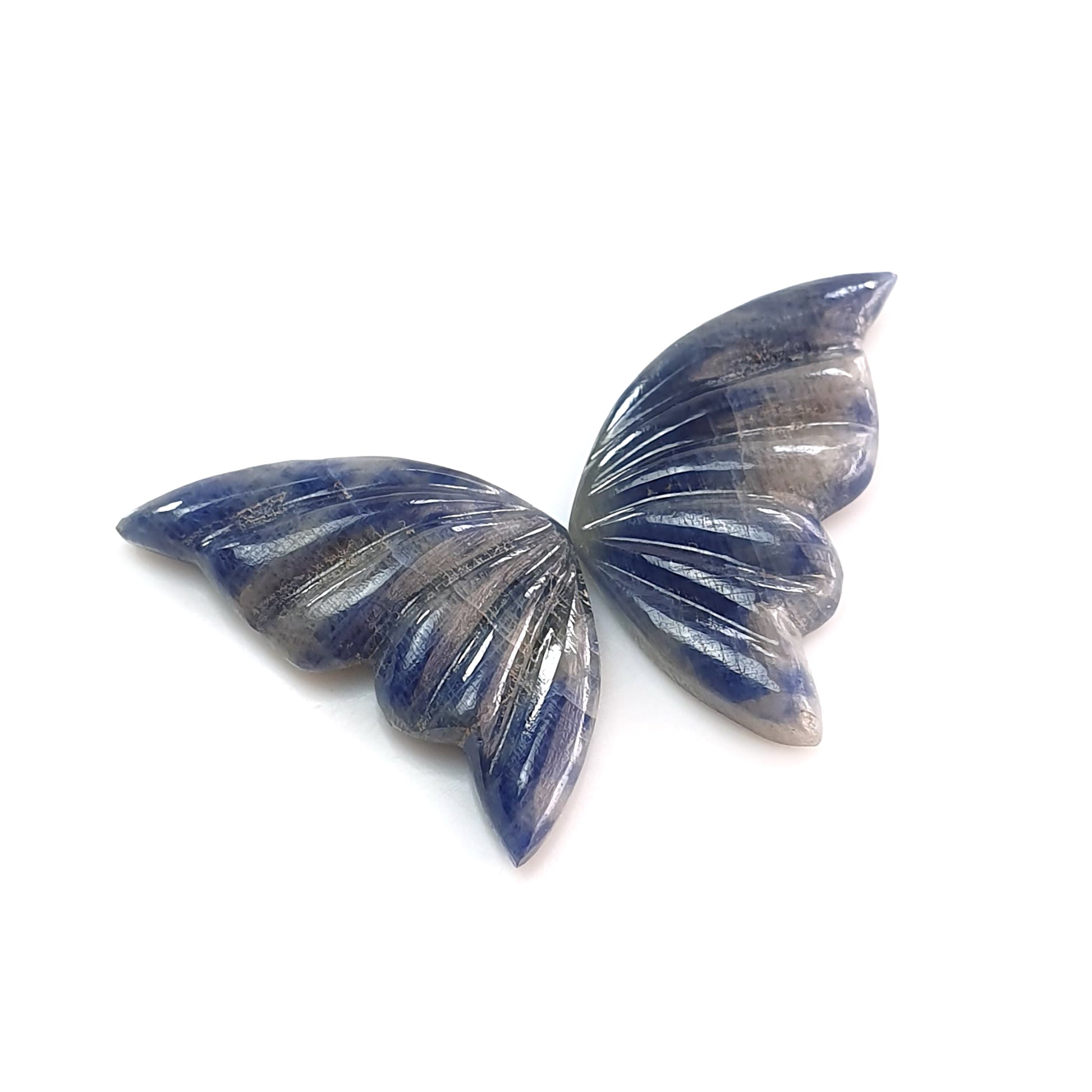 intaglio a farfalla con più zaffiri