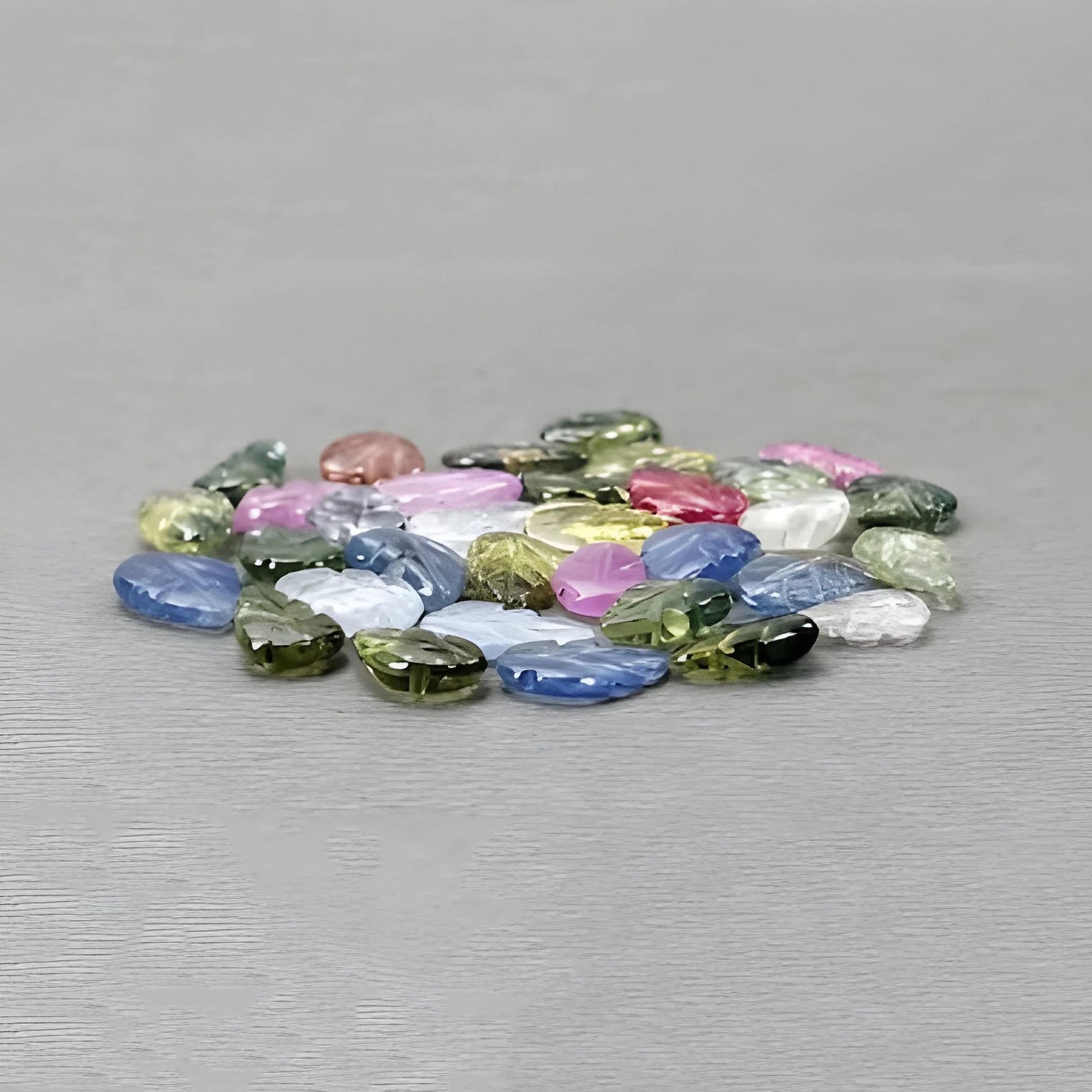 sculpture de saphir naturel