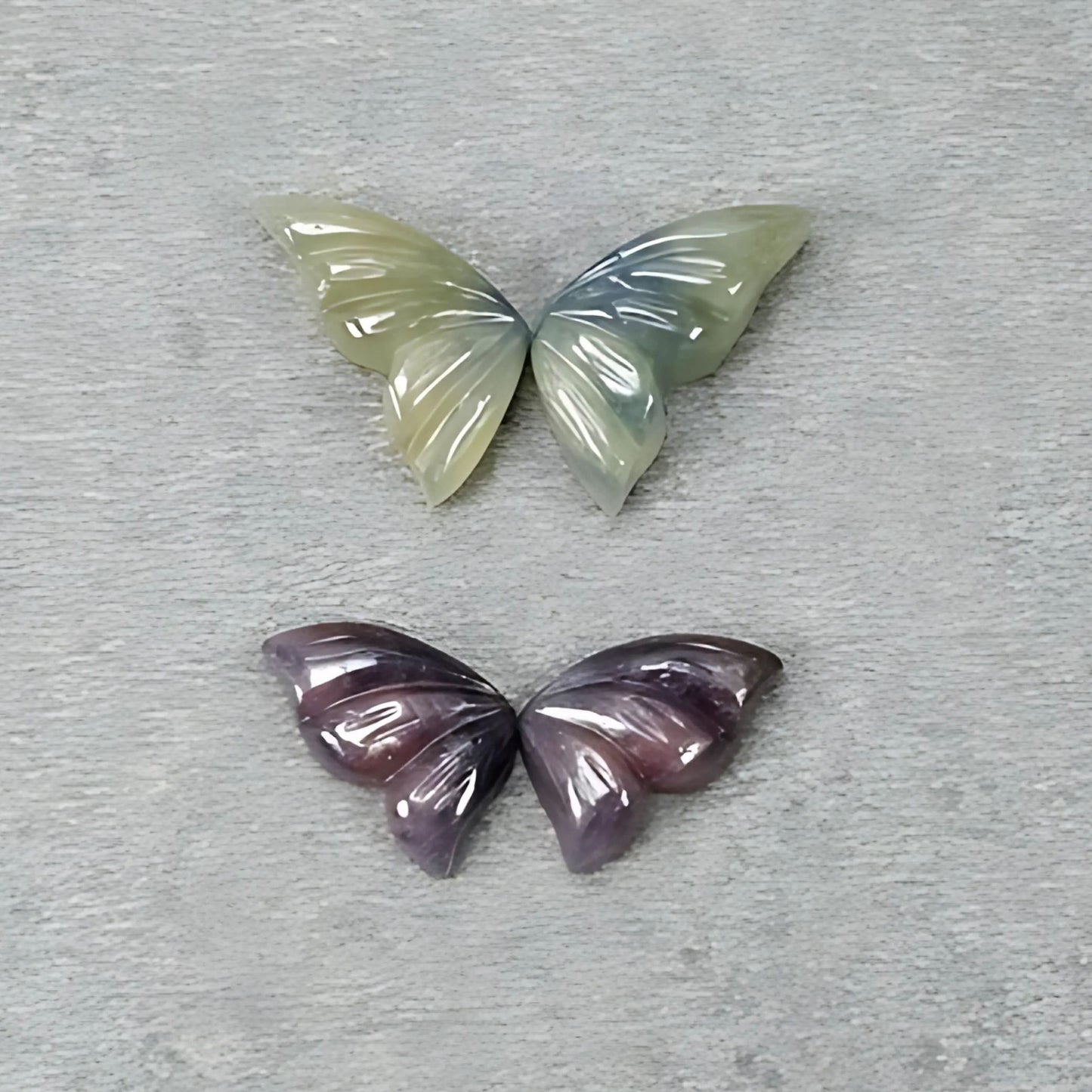 intaglio a forma di farfalla in zaffiro